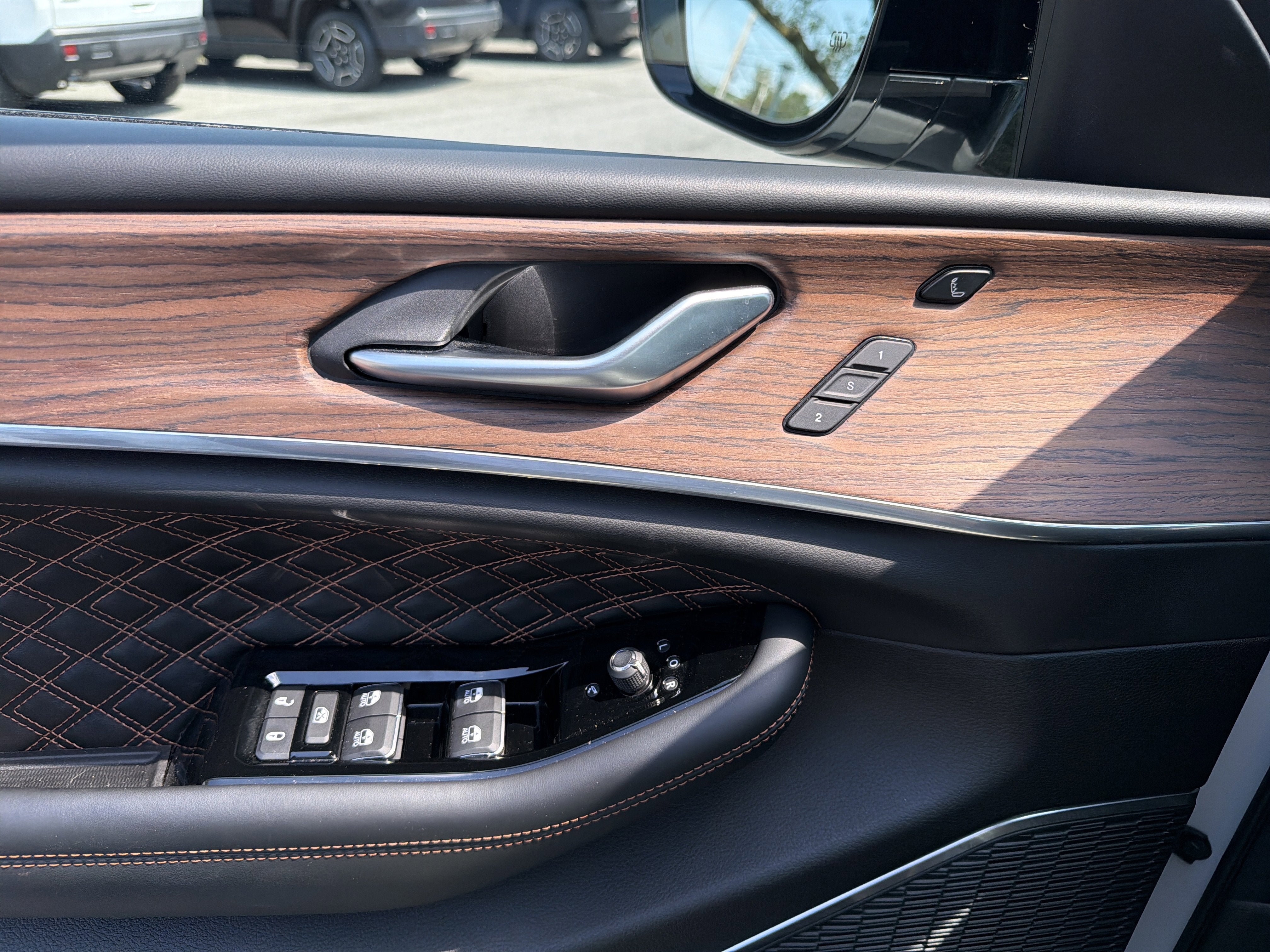 2023 Jeep Grand Cherokee Summit