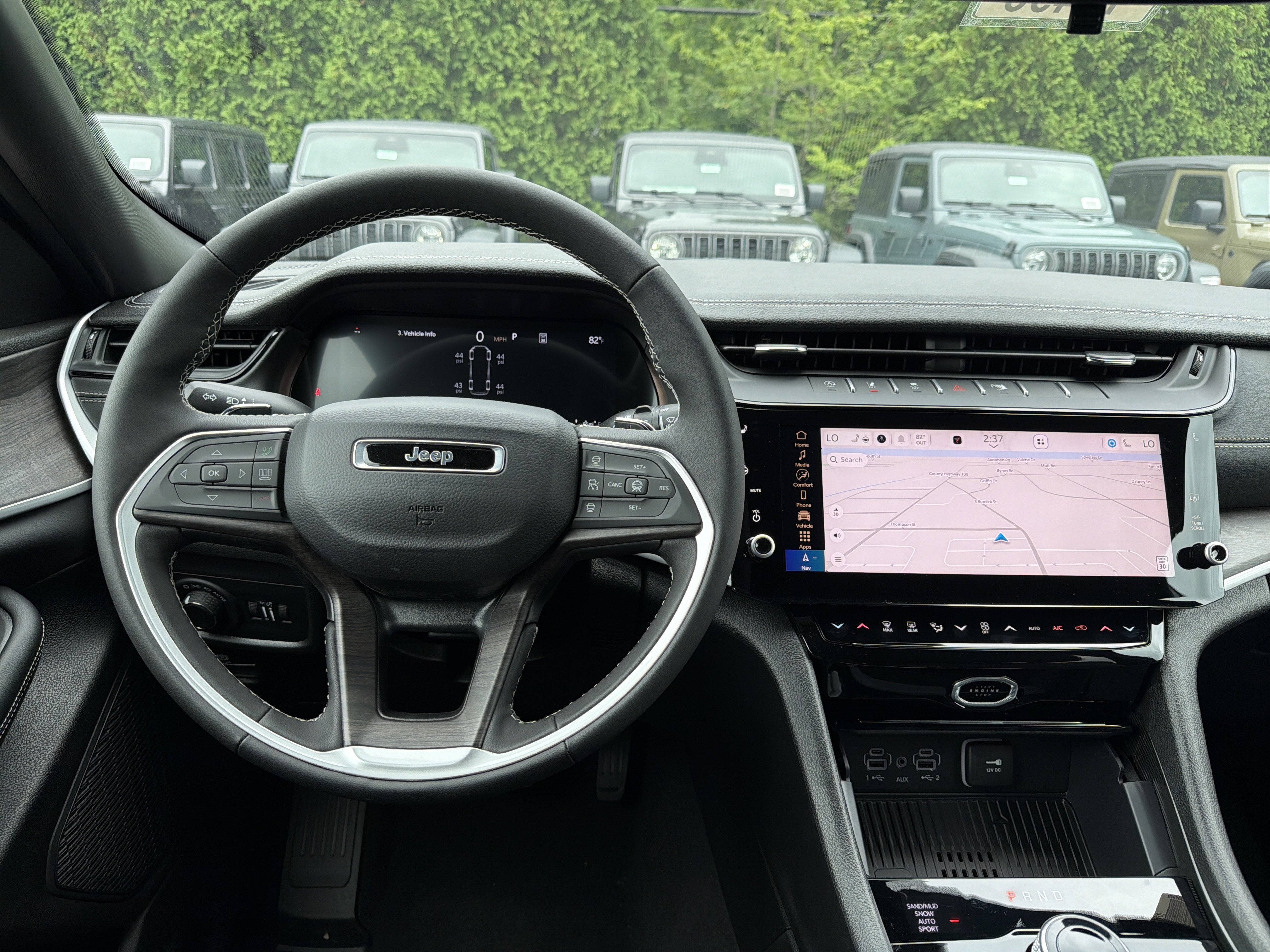 2026 Jeep Grand Cherokee L Laredo Altitude