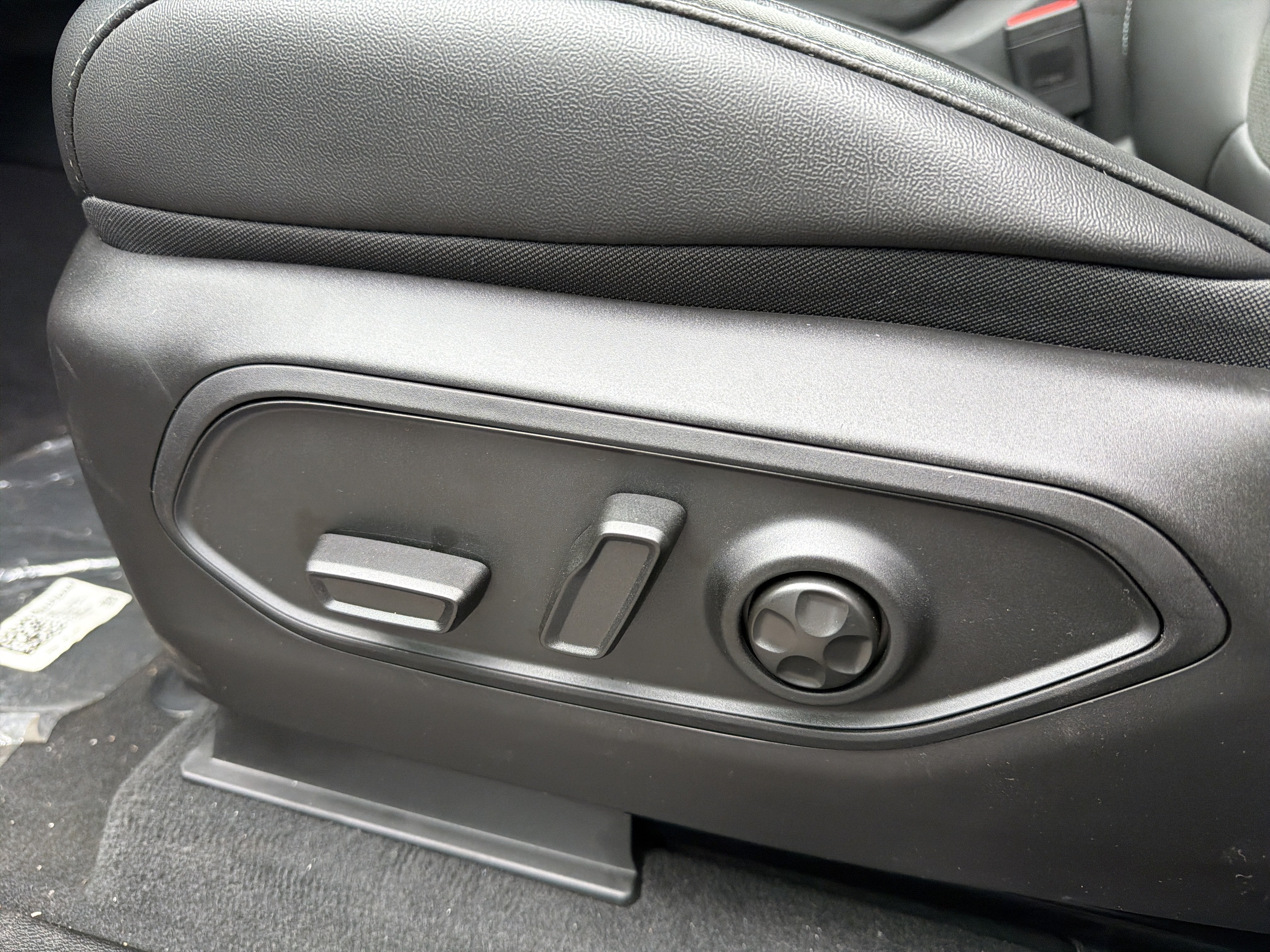 2026 Jeep Grand Cherokee L Laredo Altitude