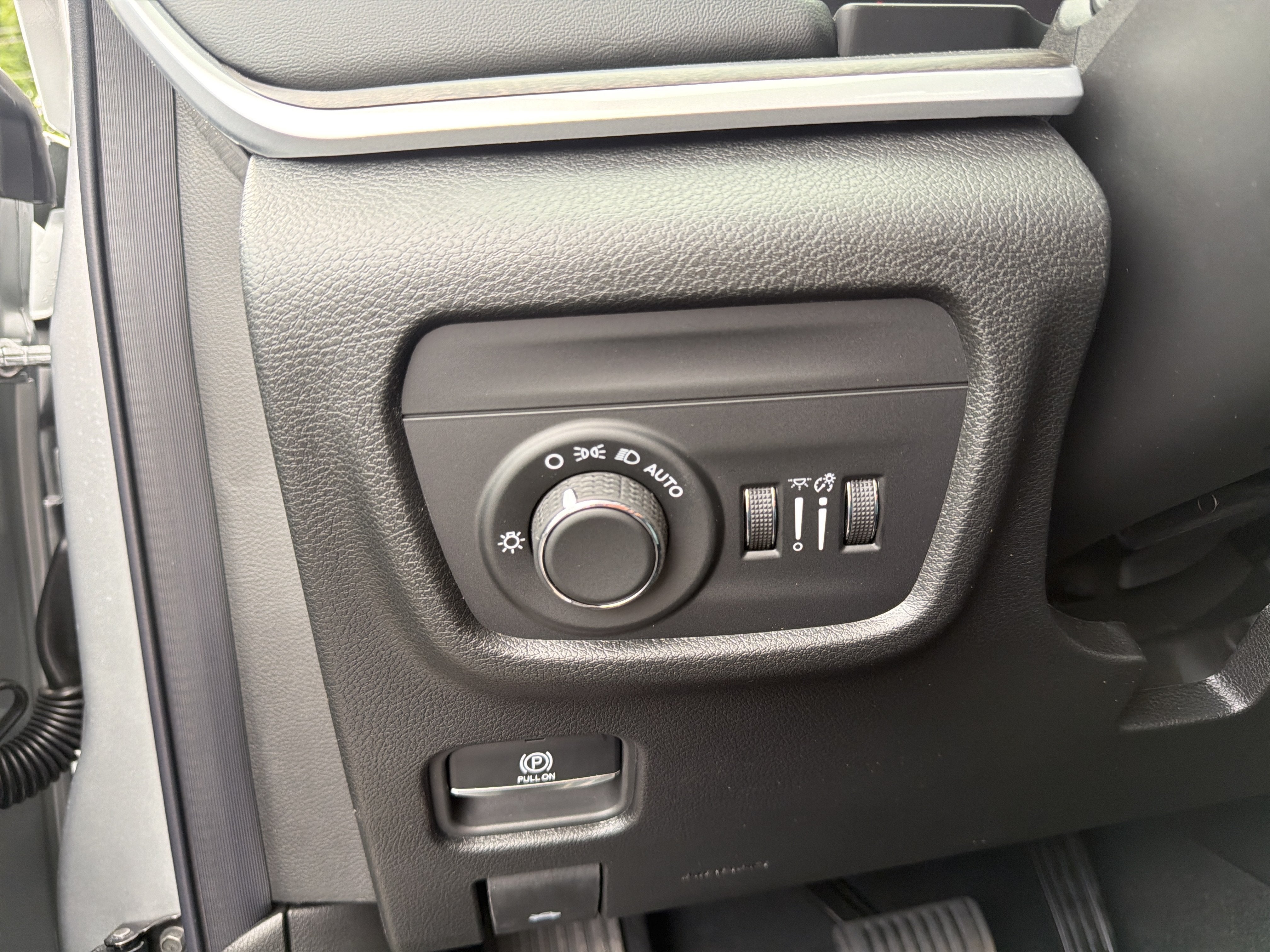 2026 Jeep Grand Cherokee L Laredo Altitude