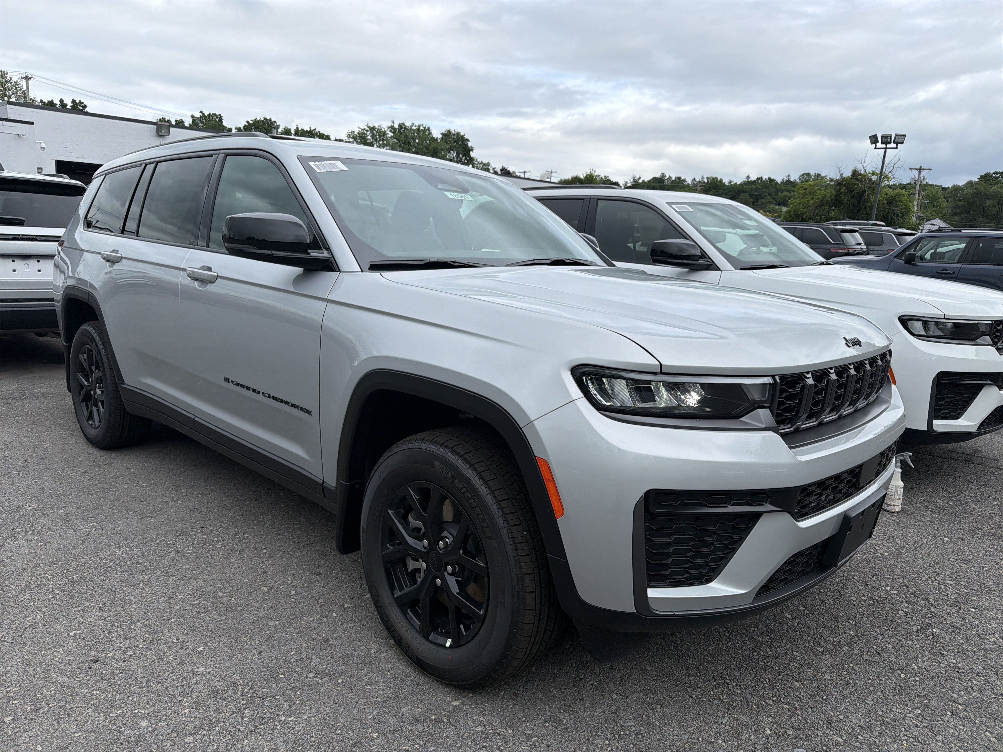 2026 Jeep Grand Cherokee L Laredo Altitude