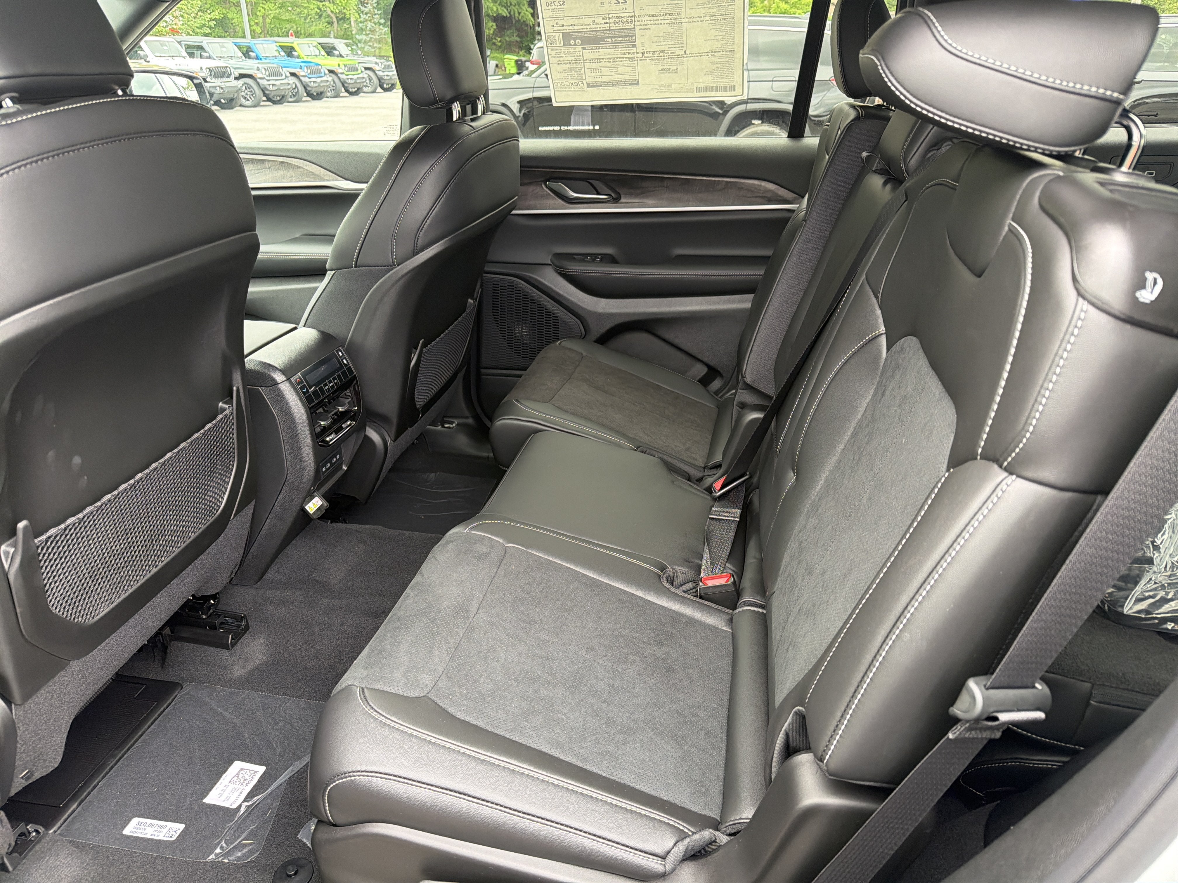 2026 Jeep Grand Cherokee L Laredo Altitude