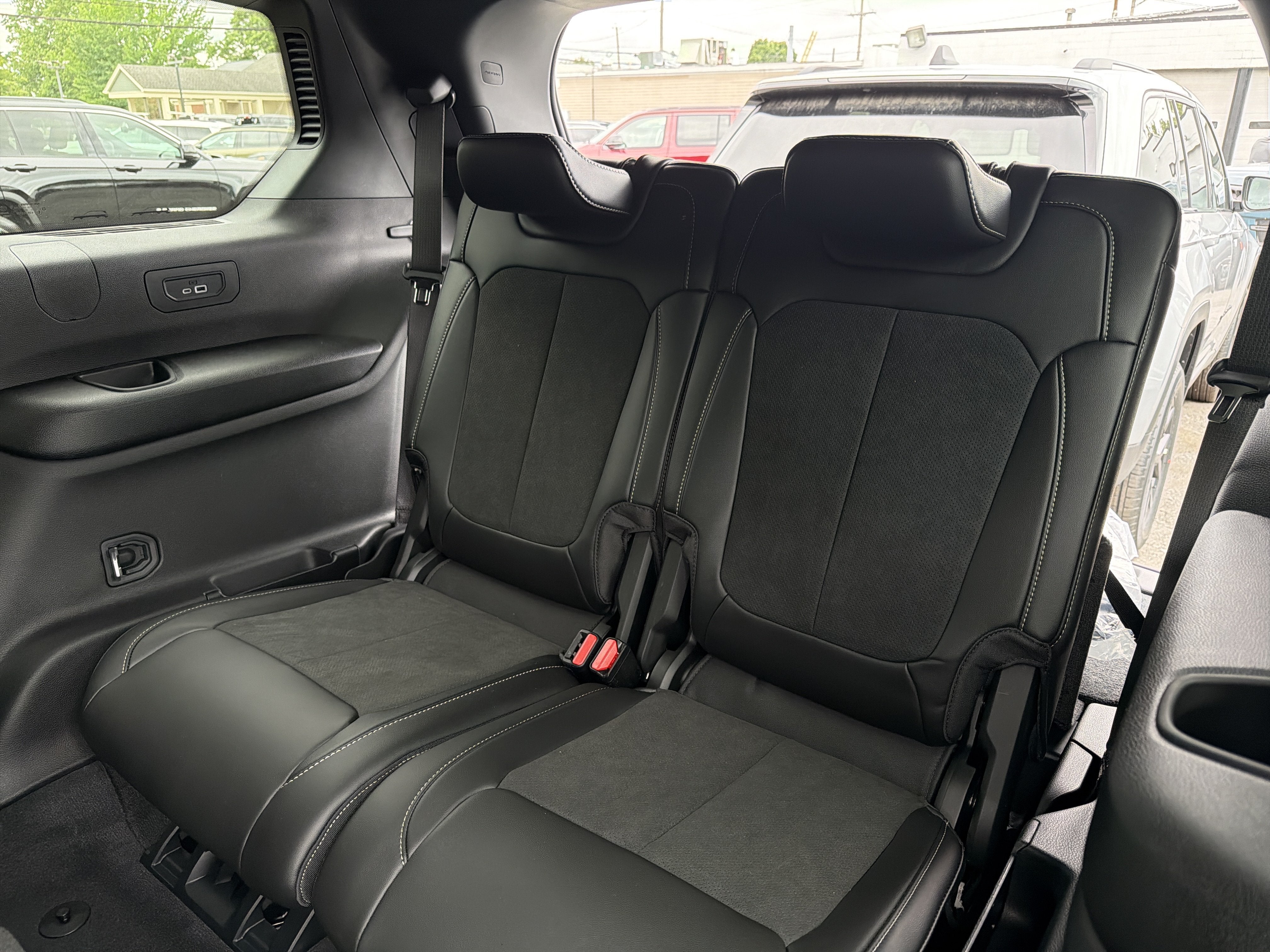 2026 Jeep Grand Cherokee L Laredo Altitude