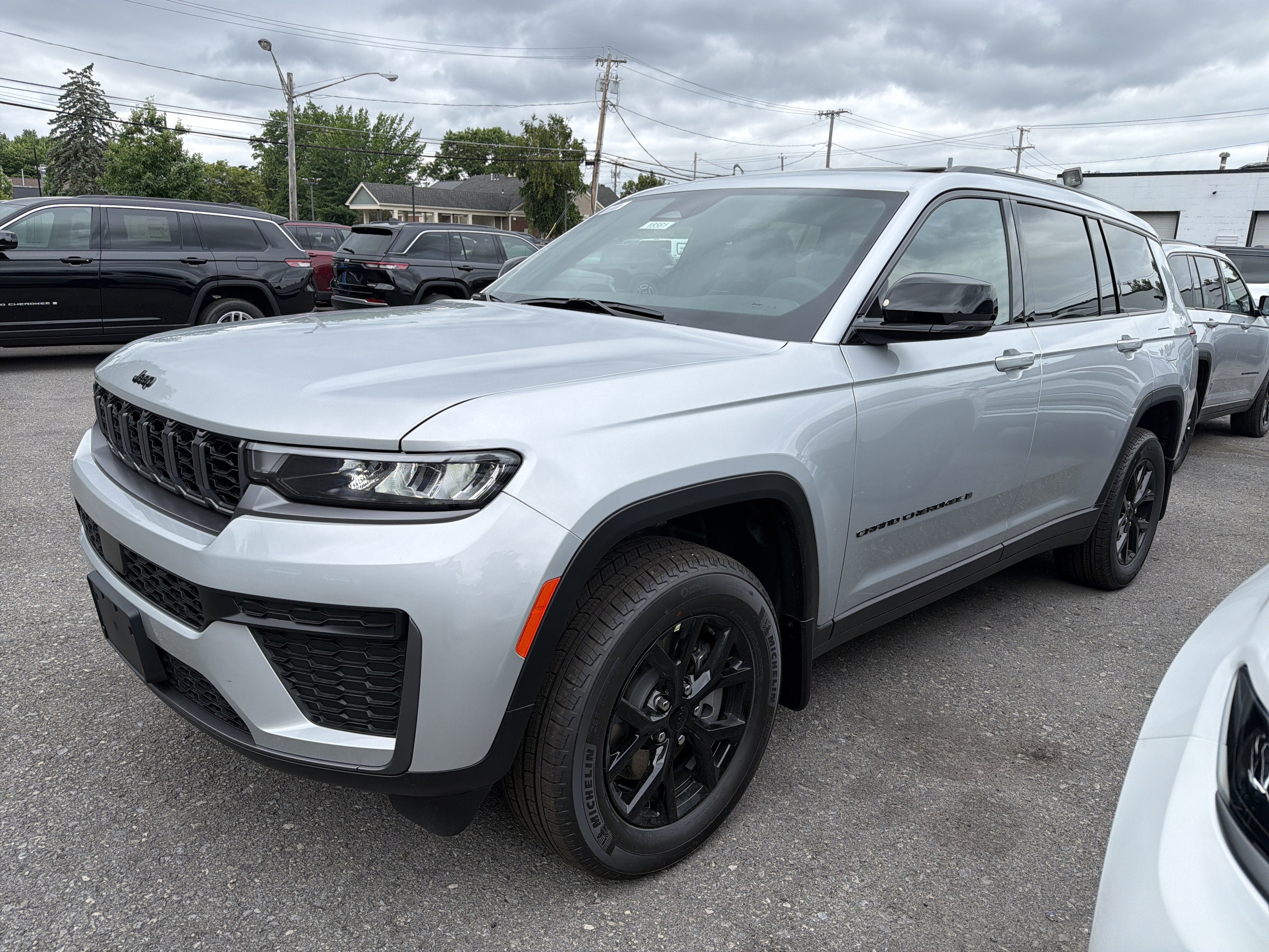 2026 Jeep Grand Cherokee L Laredo Altitude
