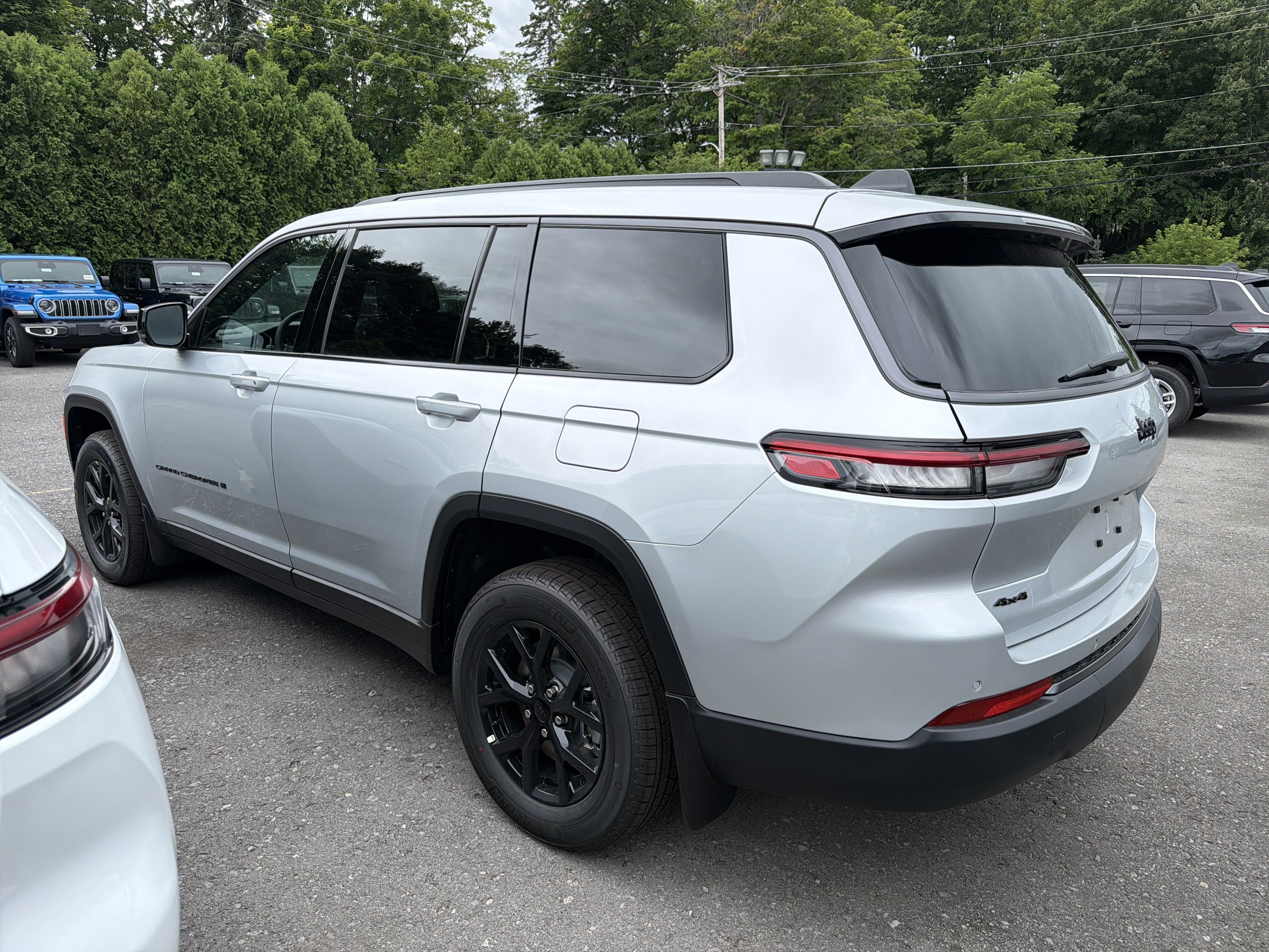 2026 Jeep Grand Cherokee L Laredo Altitude