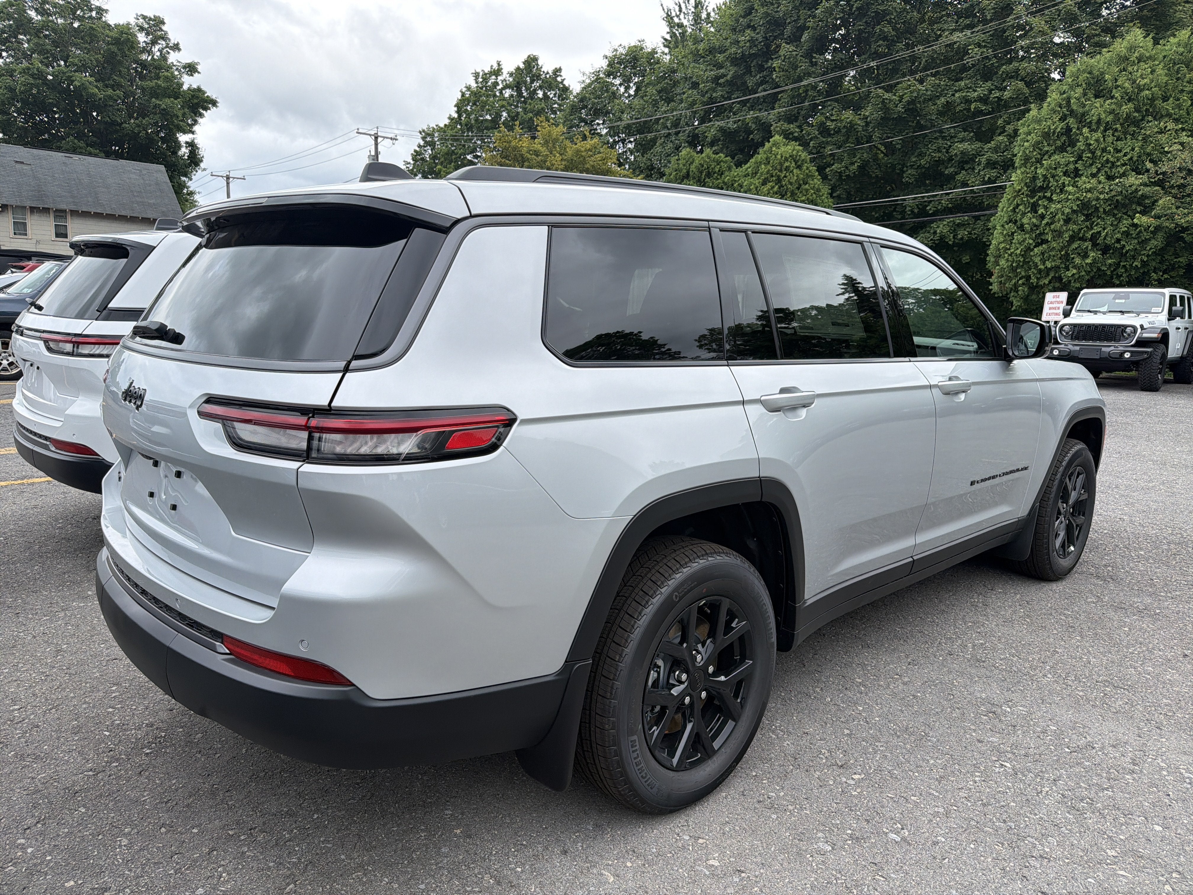 2026 Jeep Grand Cherokee L Laredo Altitude