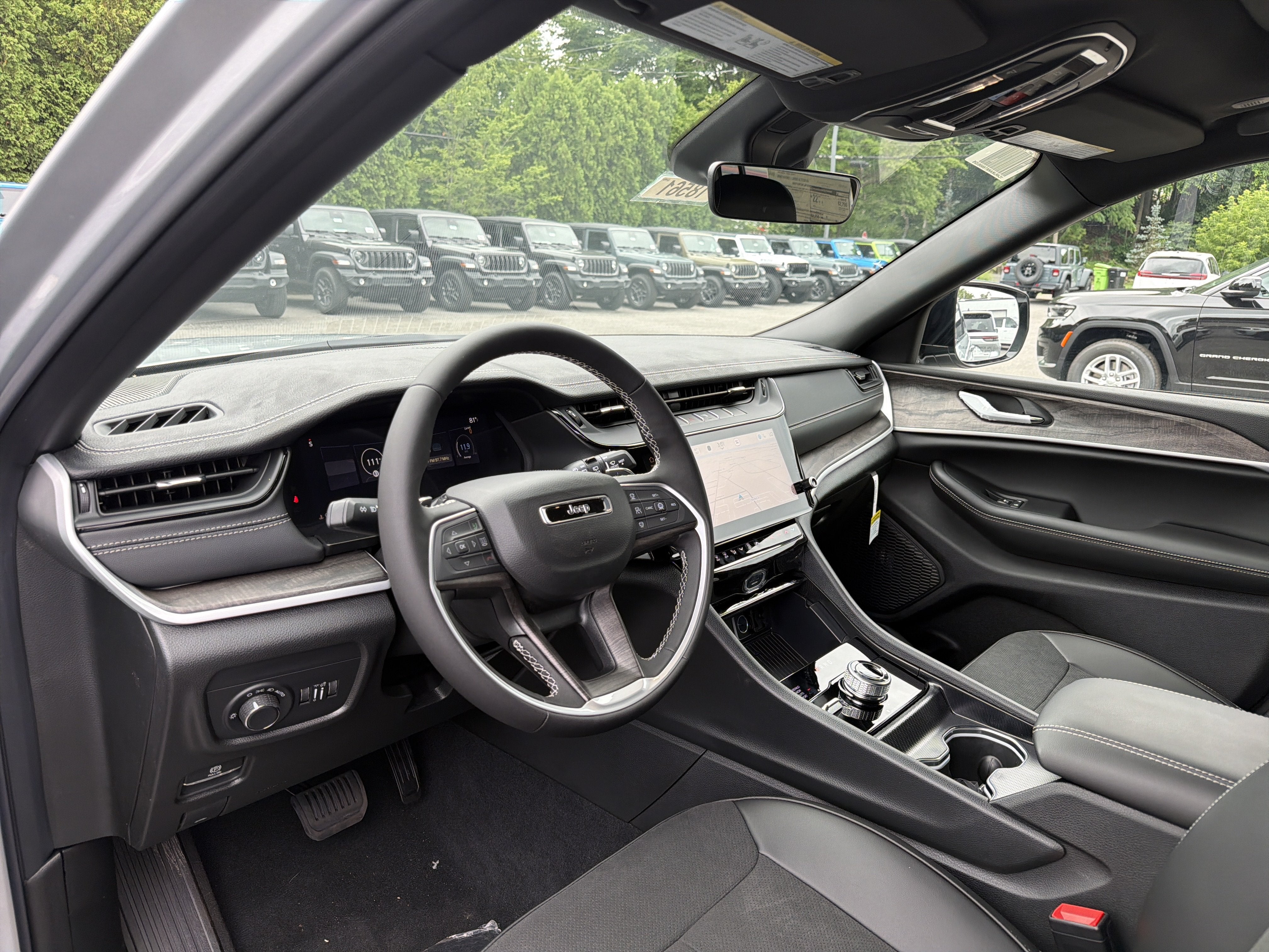 2026 Jeep Grand Cherokee L Laredo Altitude