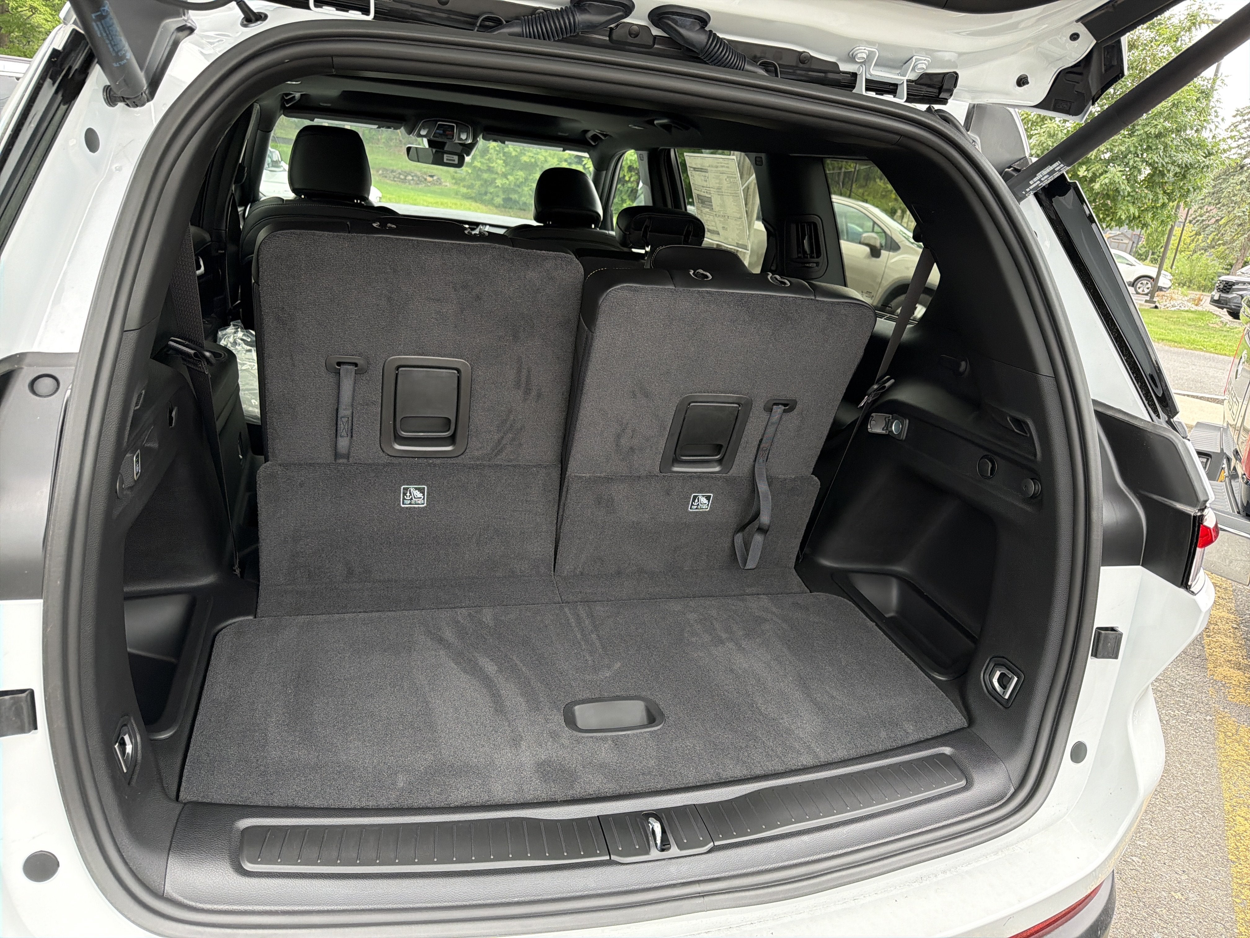 2026 Jeep Grand Cherokee L Laredo Altitude