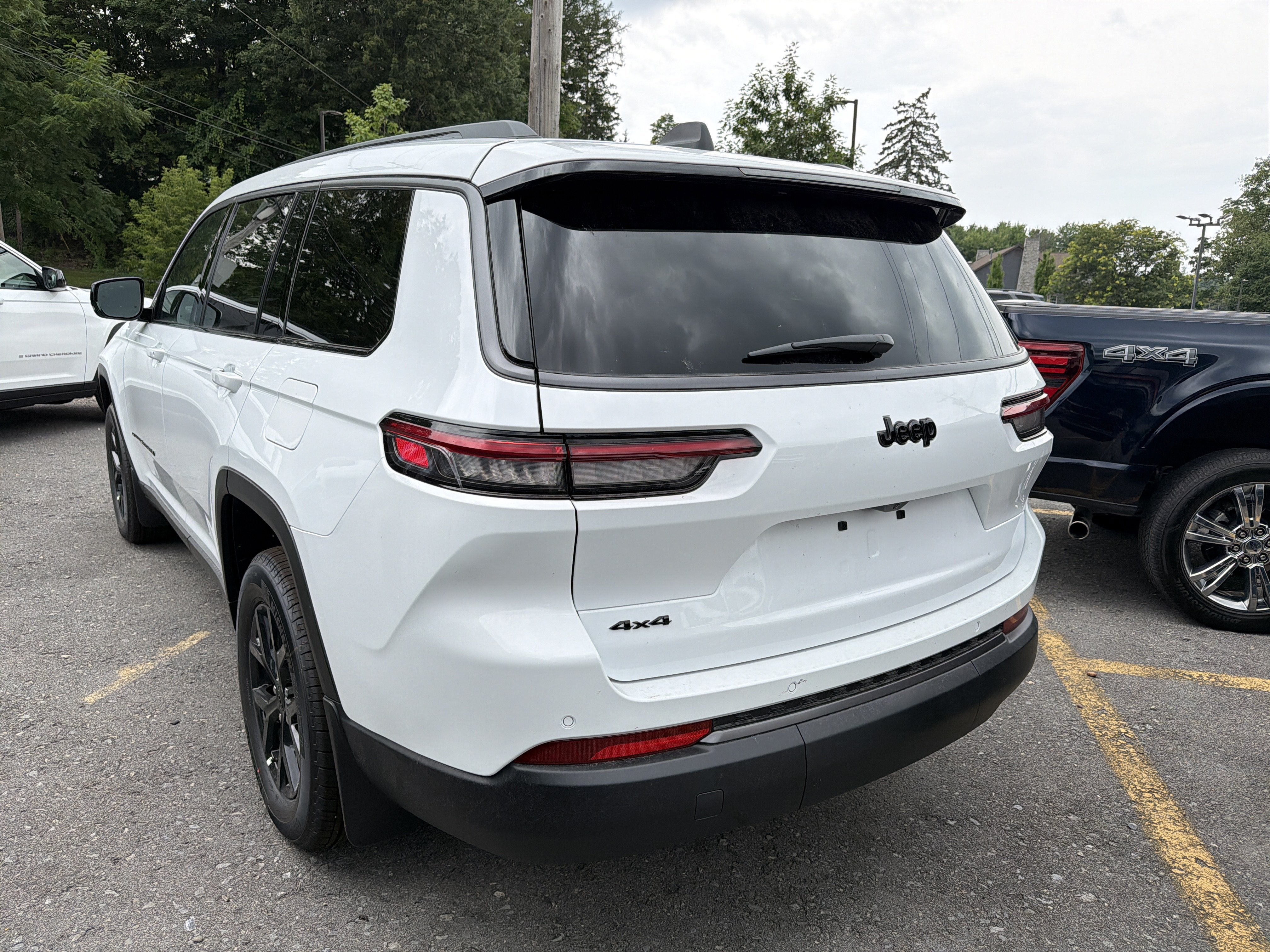 2026 Jeep Grand Cherokee L Laredo Altitude