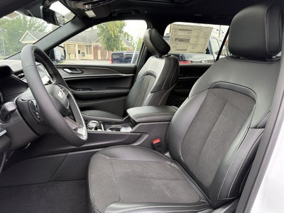 2026 Jeep Grand Cherokee L Laredo Altitude
