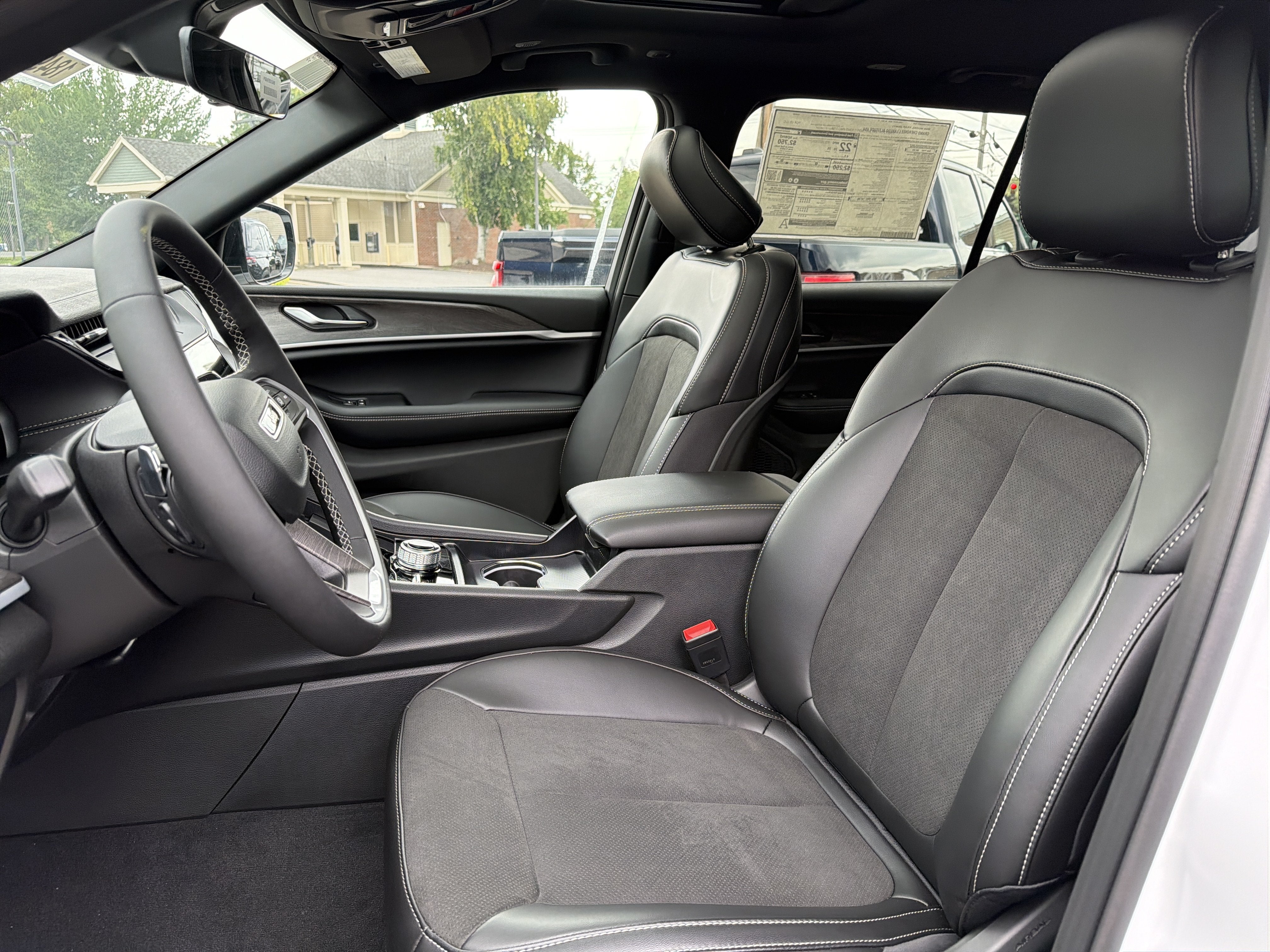 2026 Jeep Grand Cherokee L Laredo Altitude