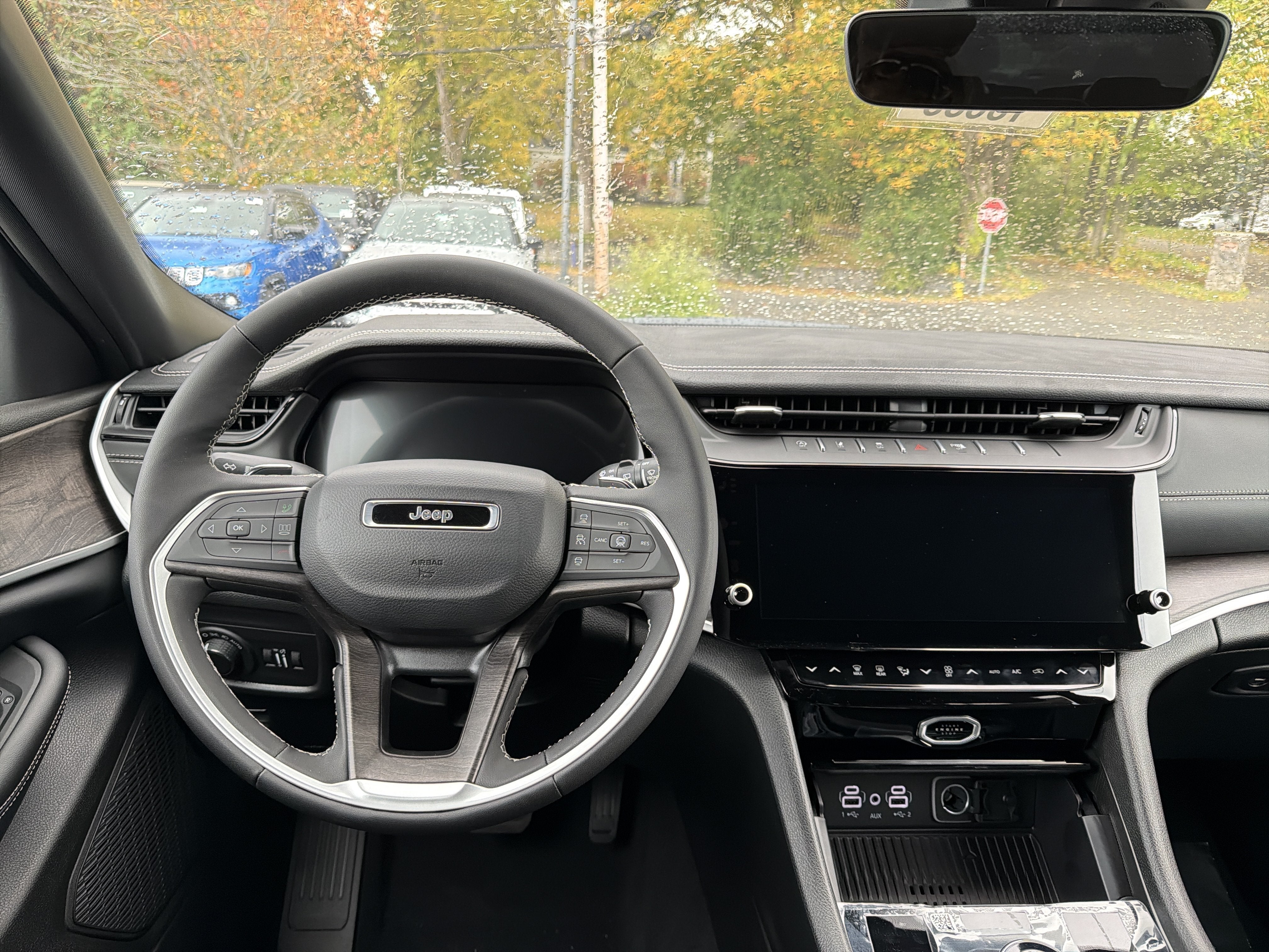 2027 Jeep Grand Cherokee L Laredo Altitude