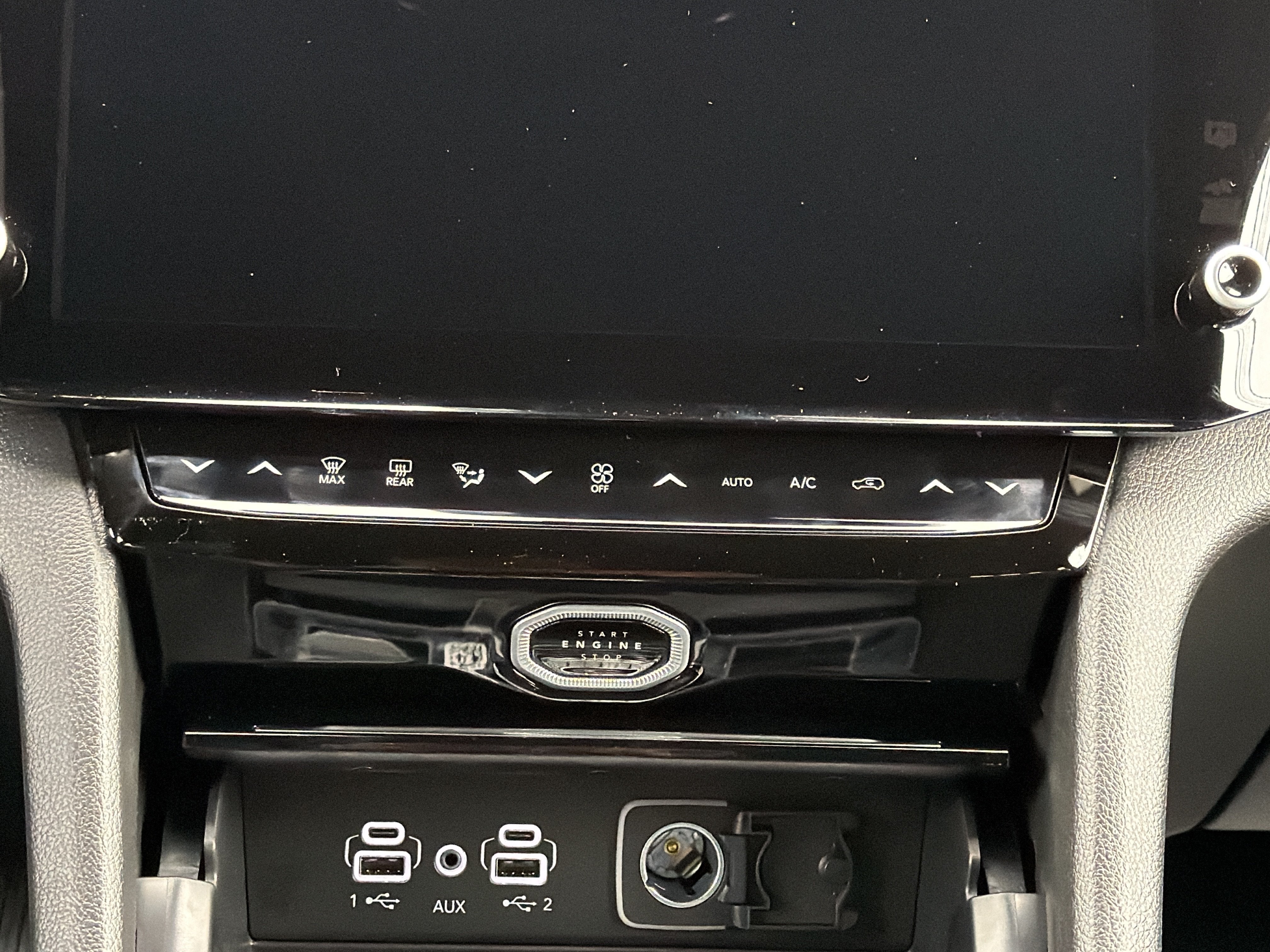 2027 Jeep Grand Cherokee L Laredo Altitude