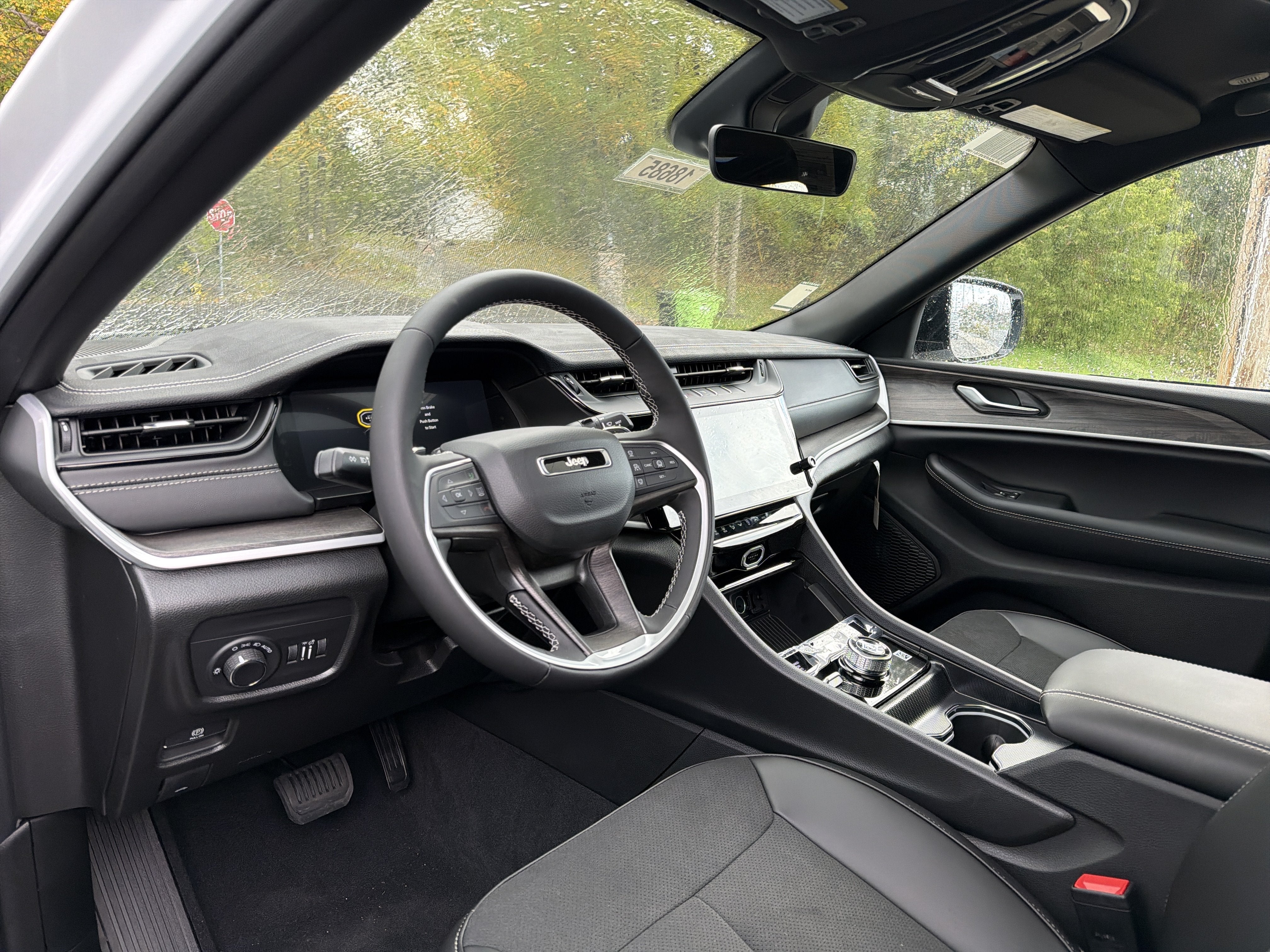 2027 Jeep Grand Cherokee L Laredo Altitude