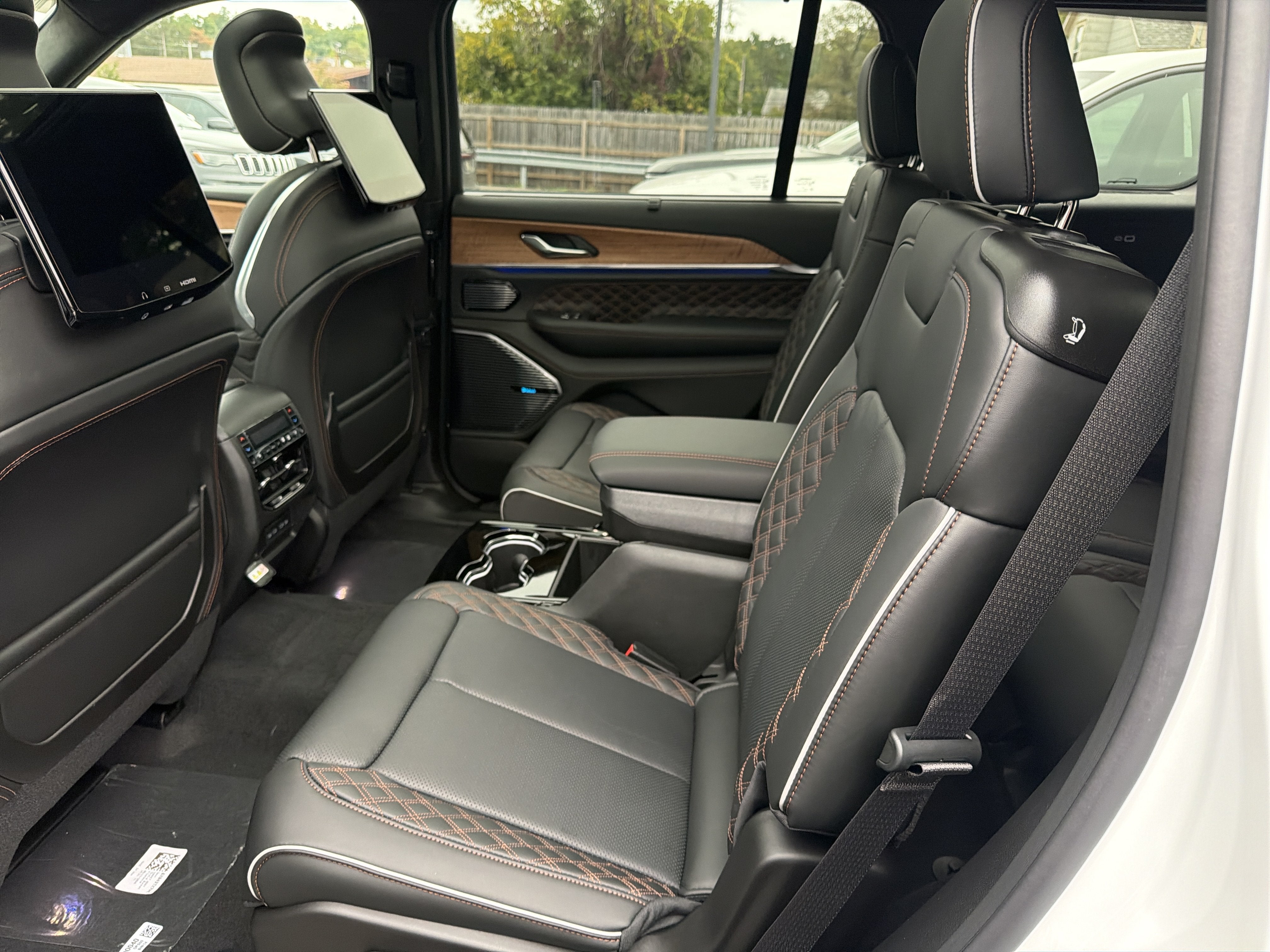 2027 Jeep Grand Cherokee L Summit