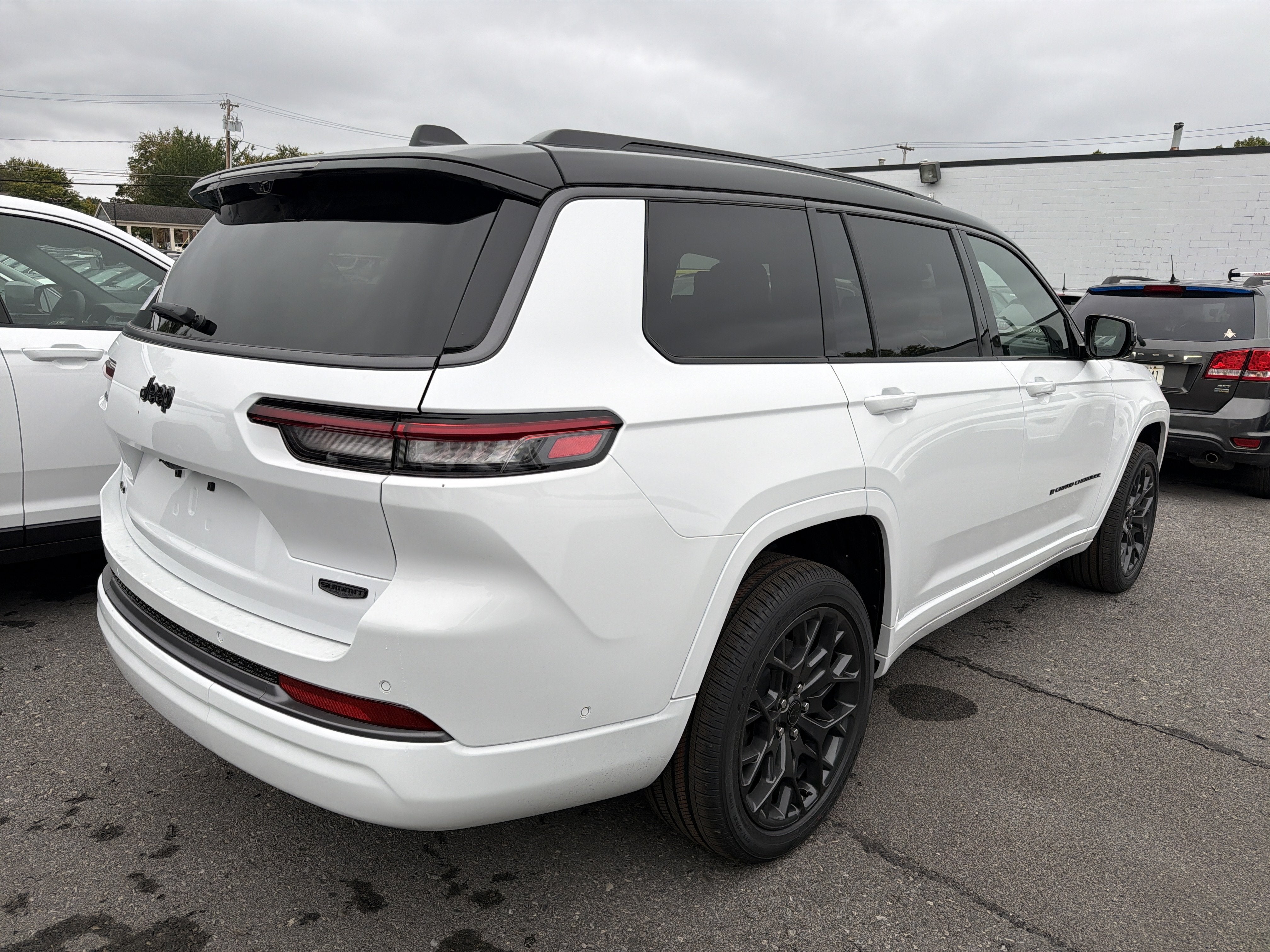 2027 Jeep Grand Cherokee L Summit