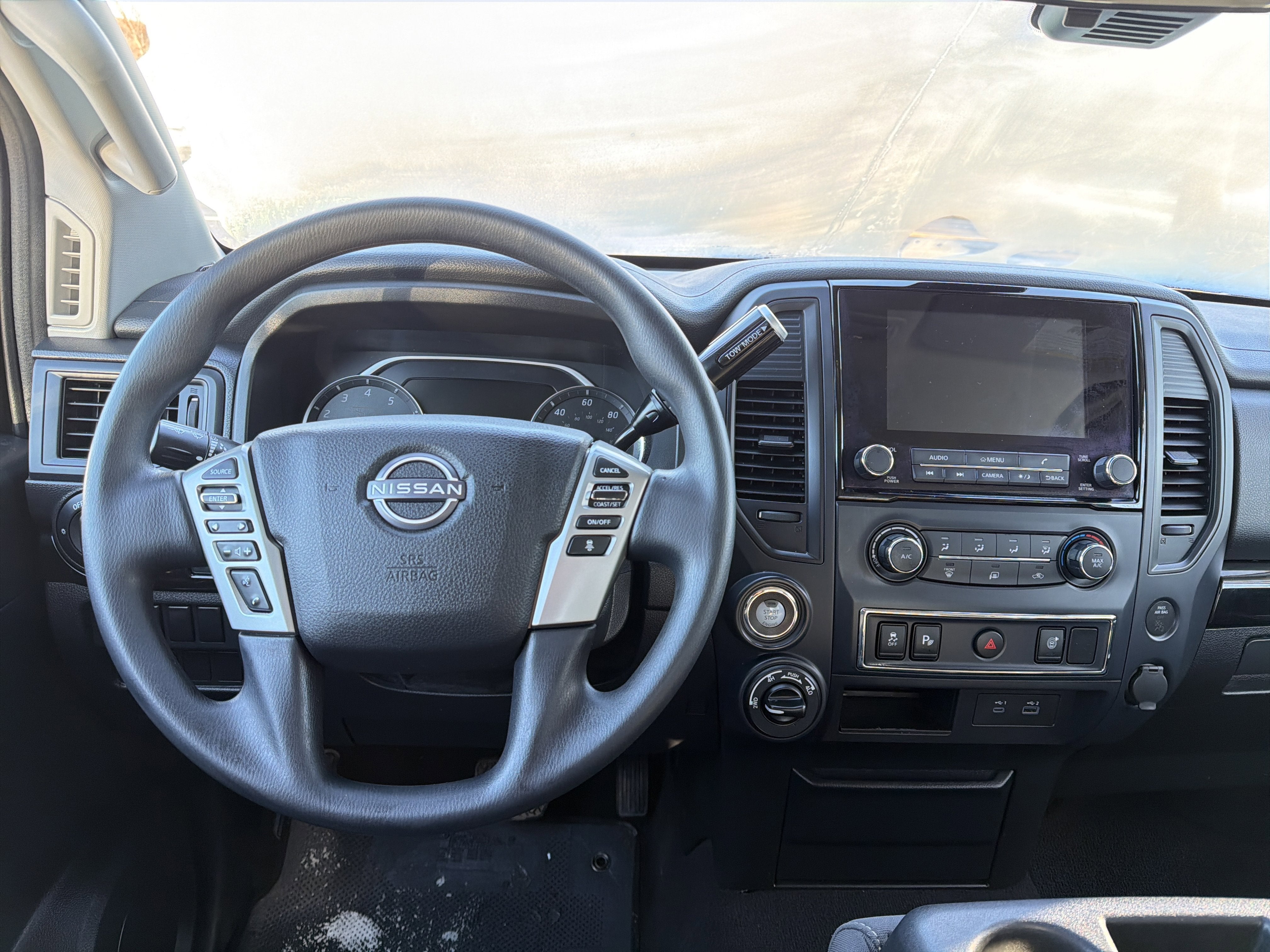 2023 Nissan Titan SV