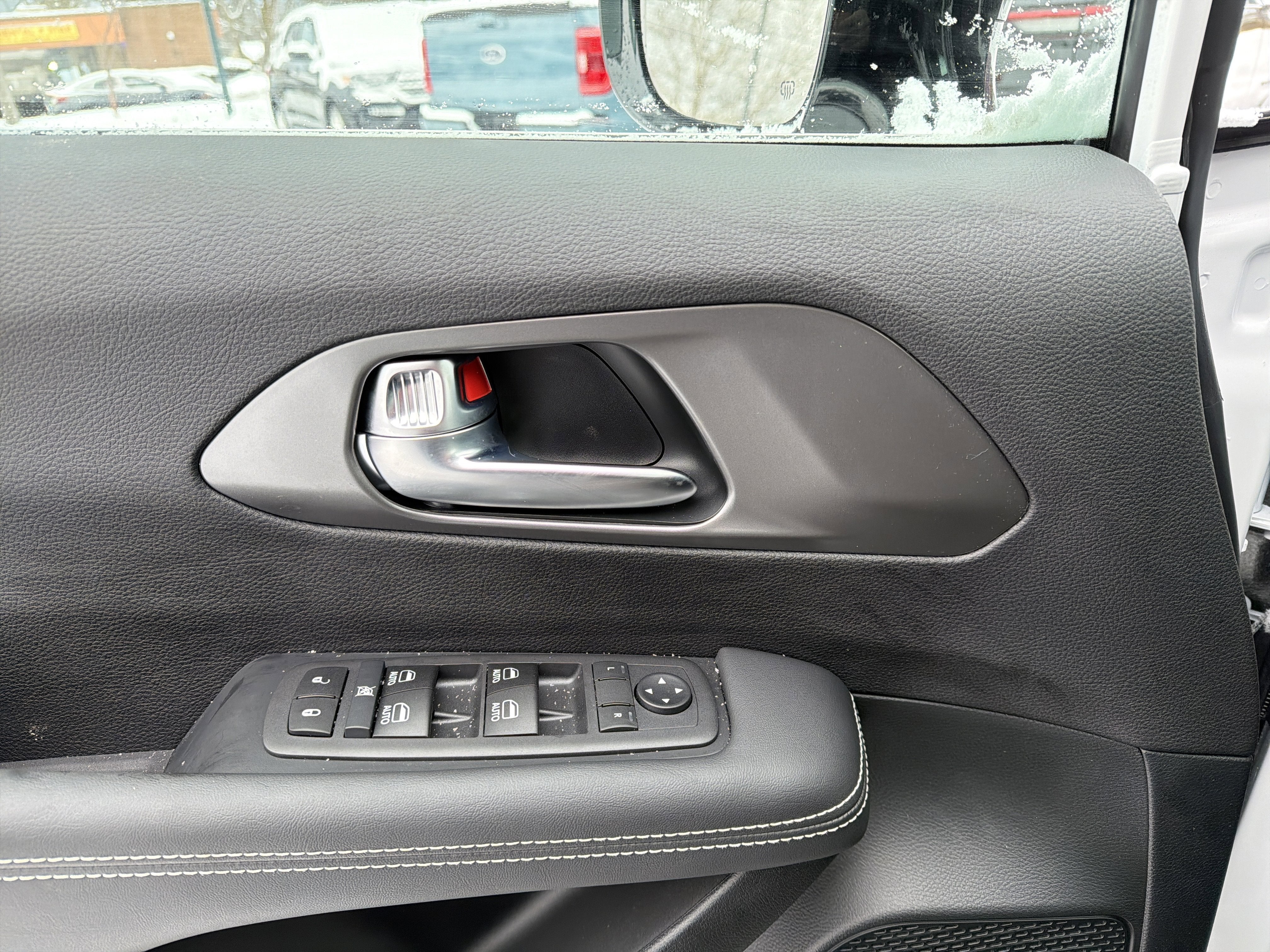 2026 Chrysler Voyager LX