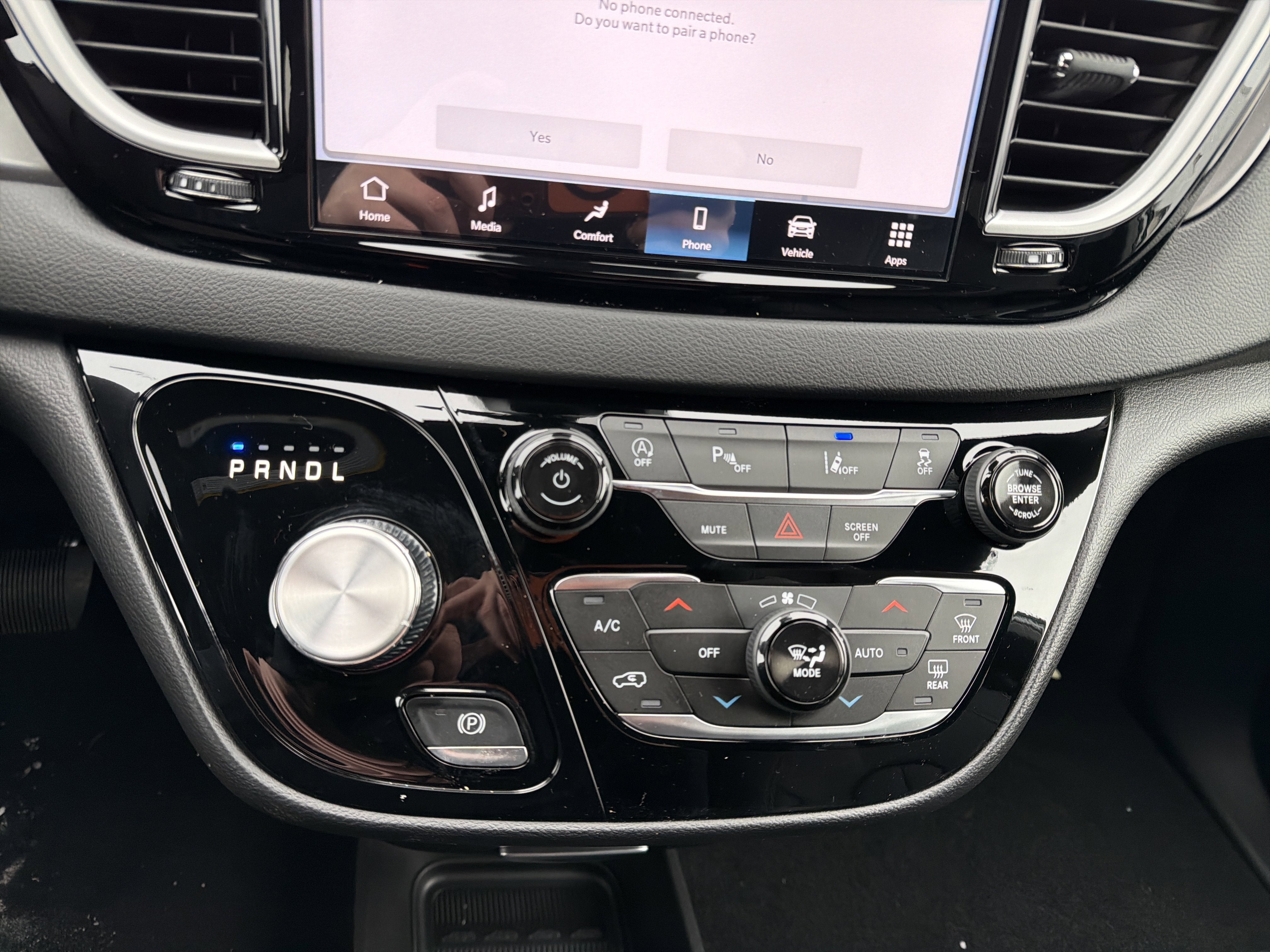 2026 Chrysler Voyager LX