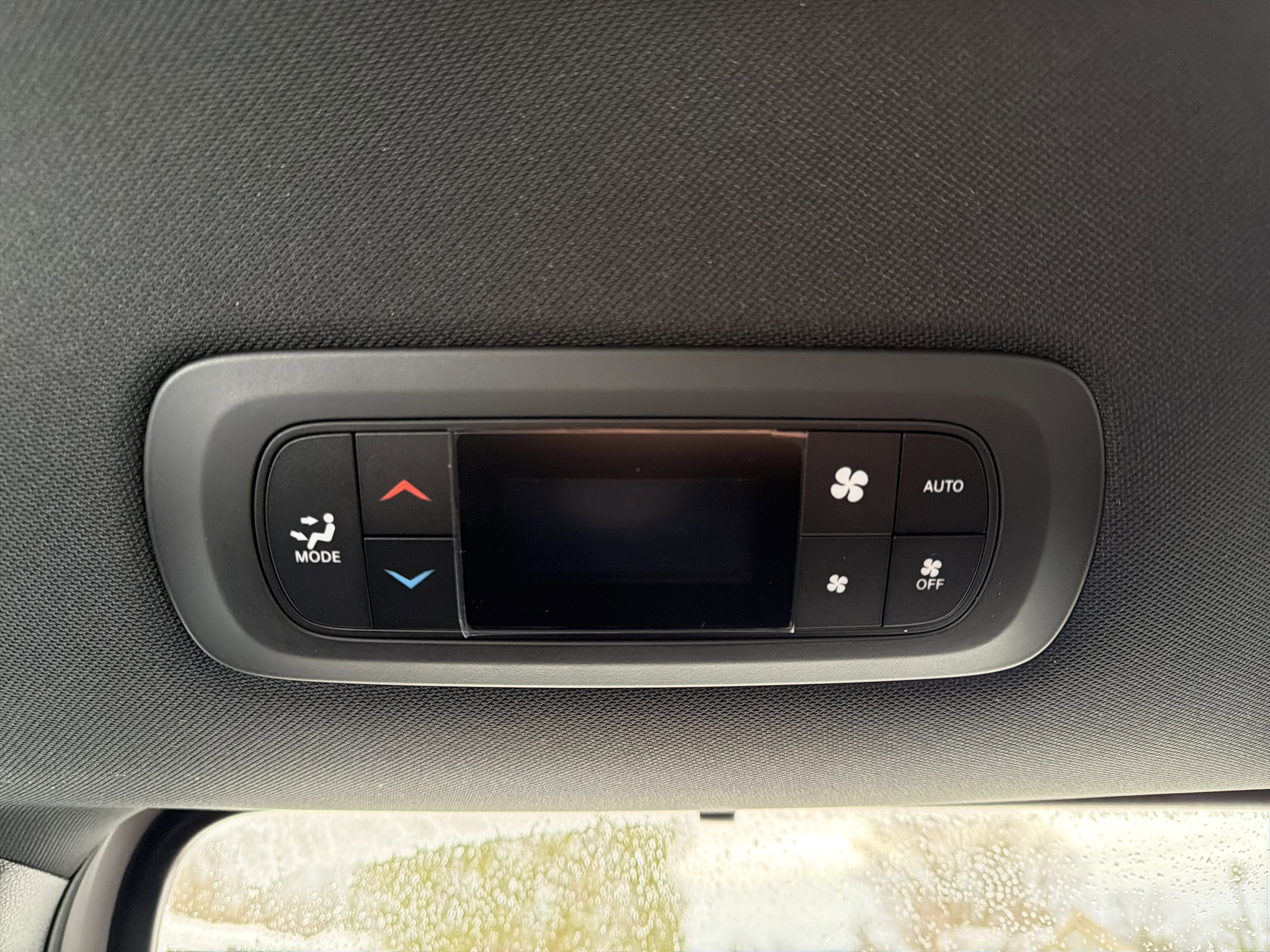 2026 Chrysler Voyager LX