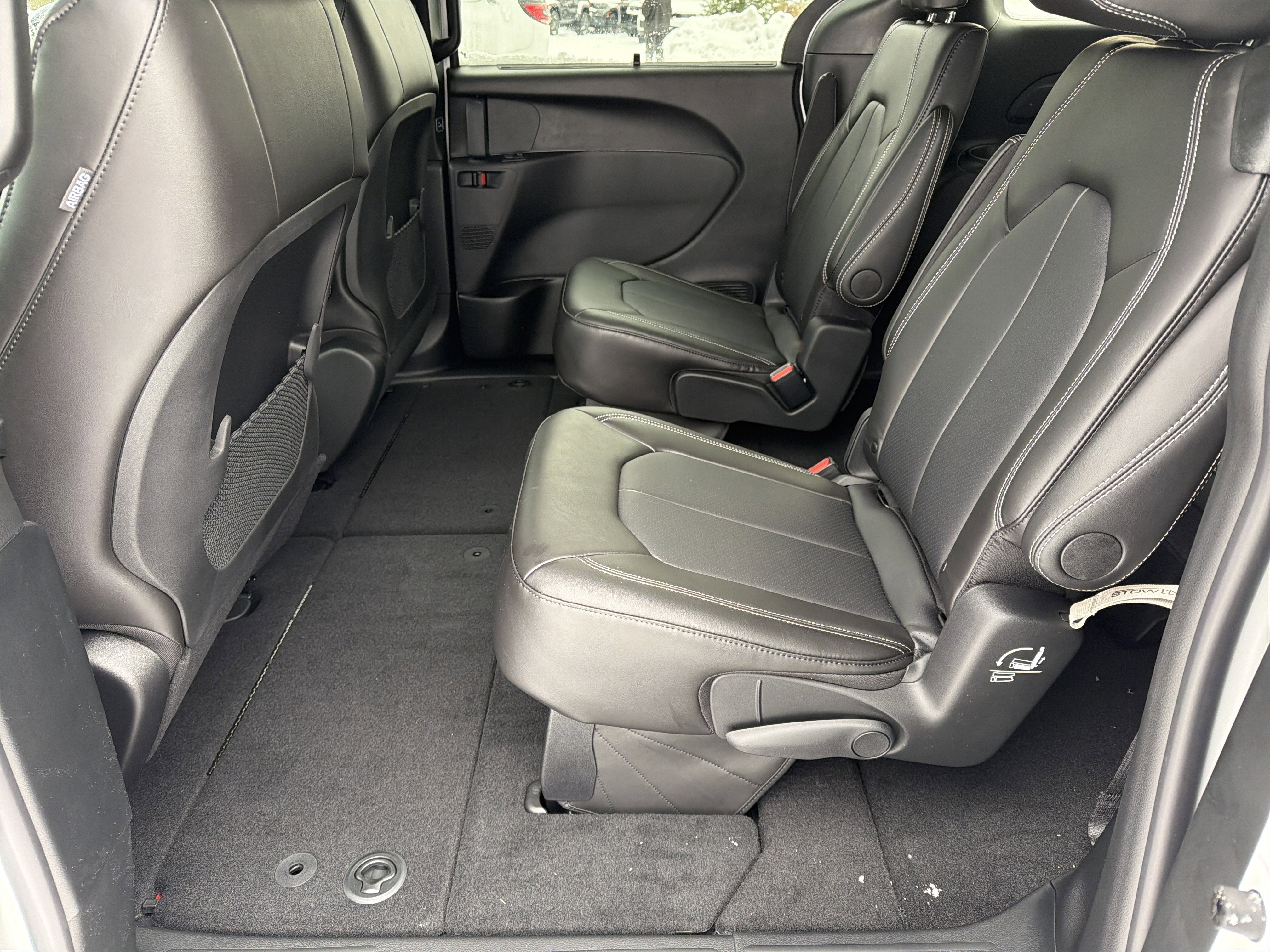 2026 Chrysler Voyager LX