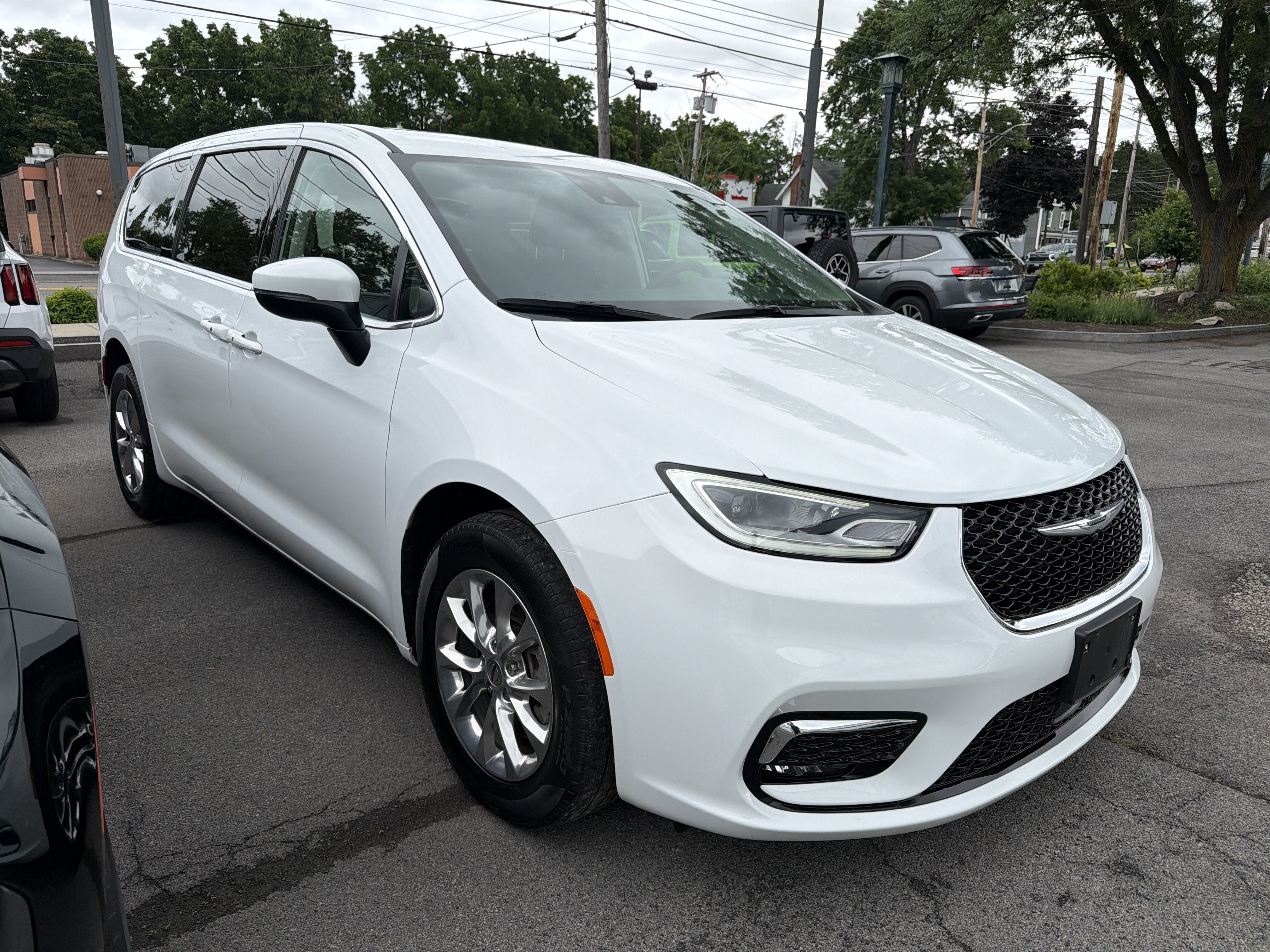 2023 Chrysler Pacifica Touring L