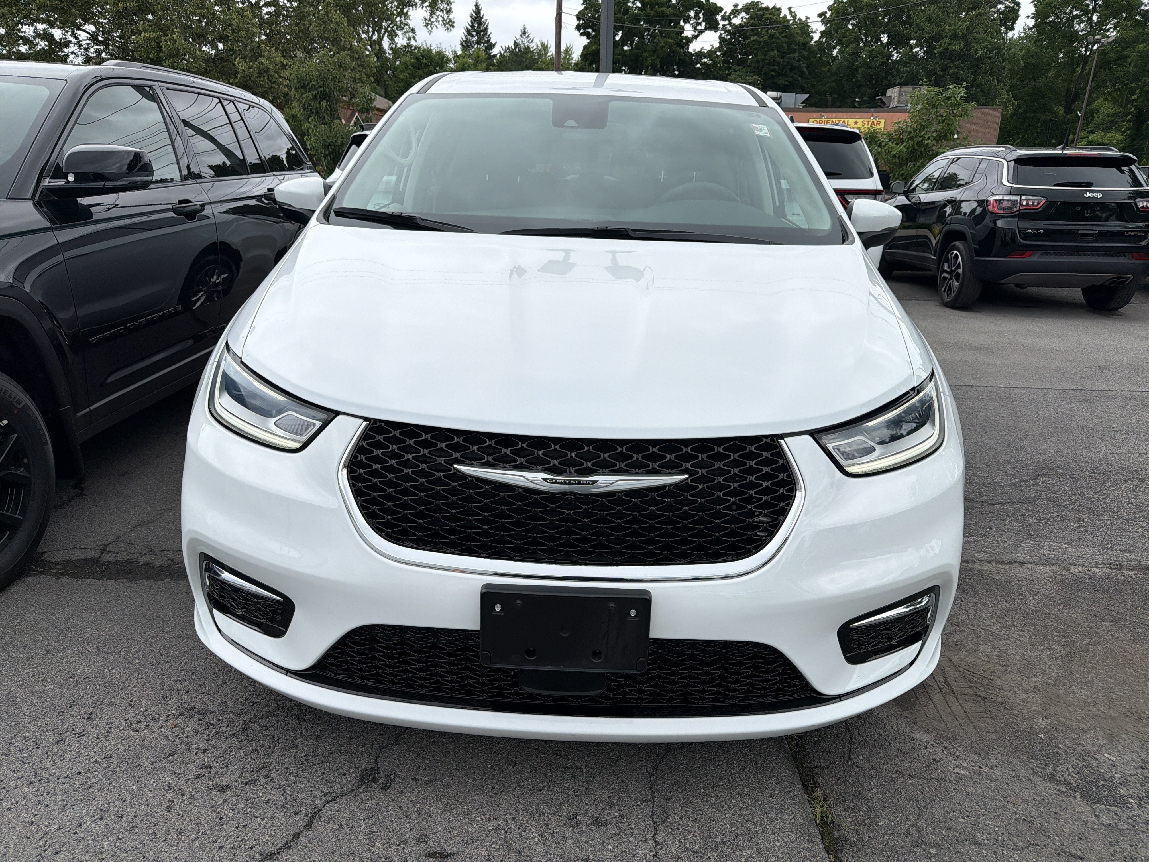 2023 Chrysler Pacifica Touring L