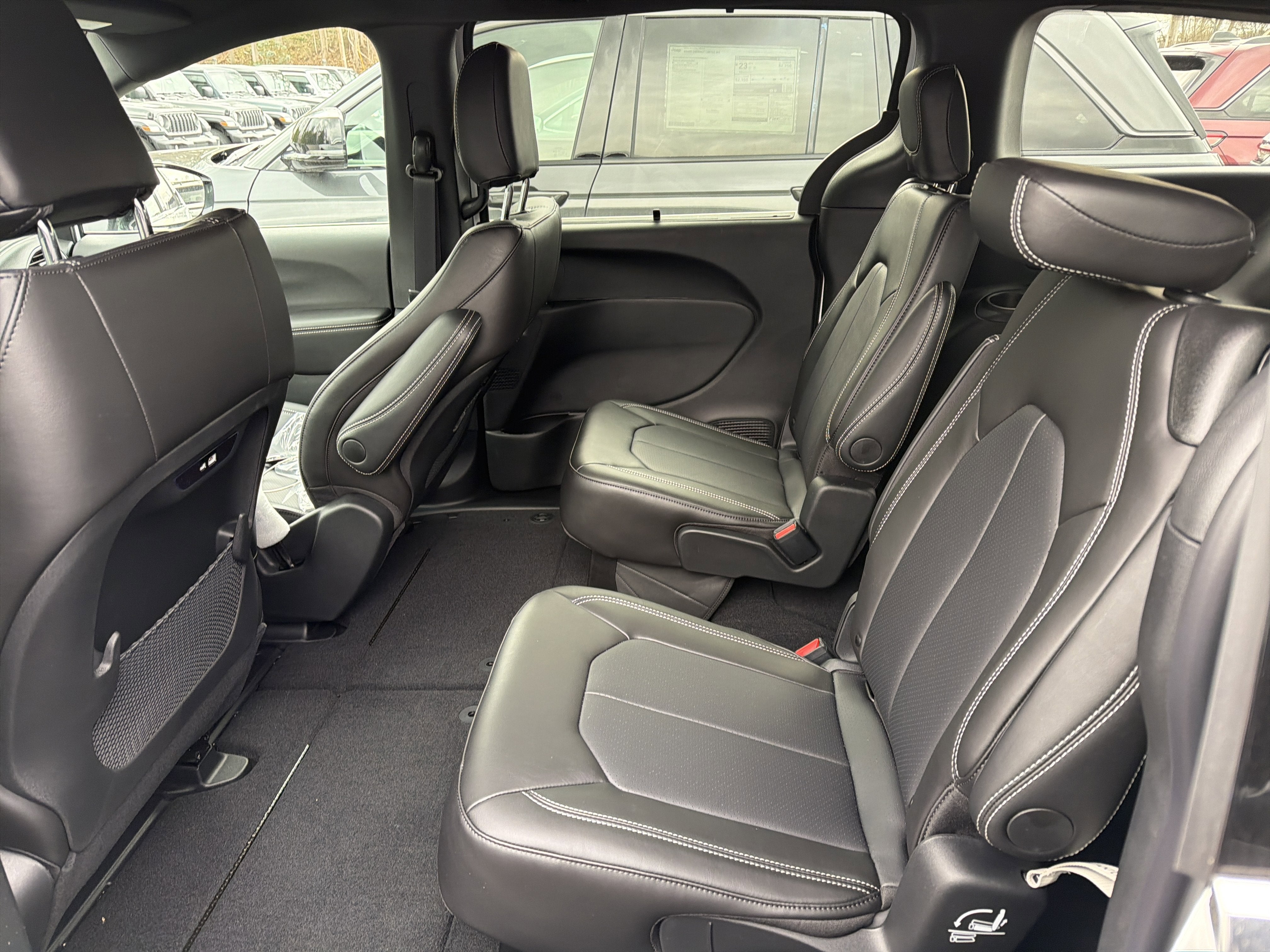 2026 Chrysler Pacifica Select AWD