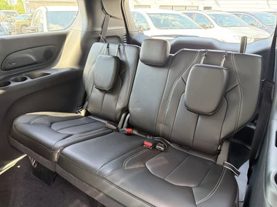 2027 Chrysler Pacifica Select AWD