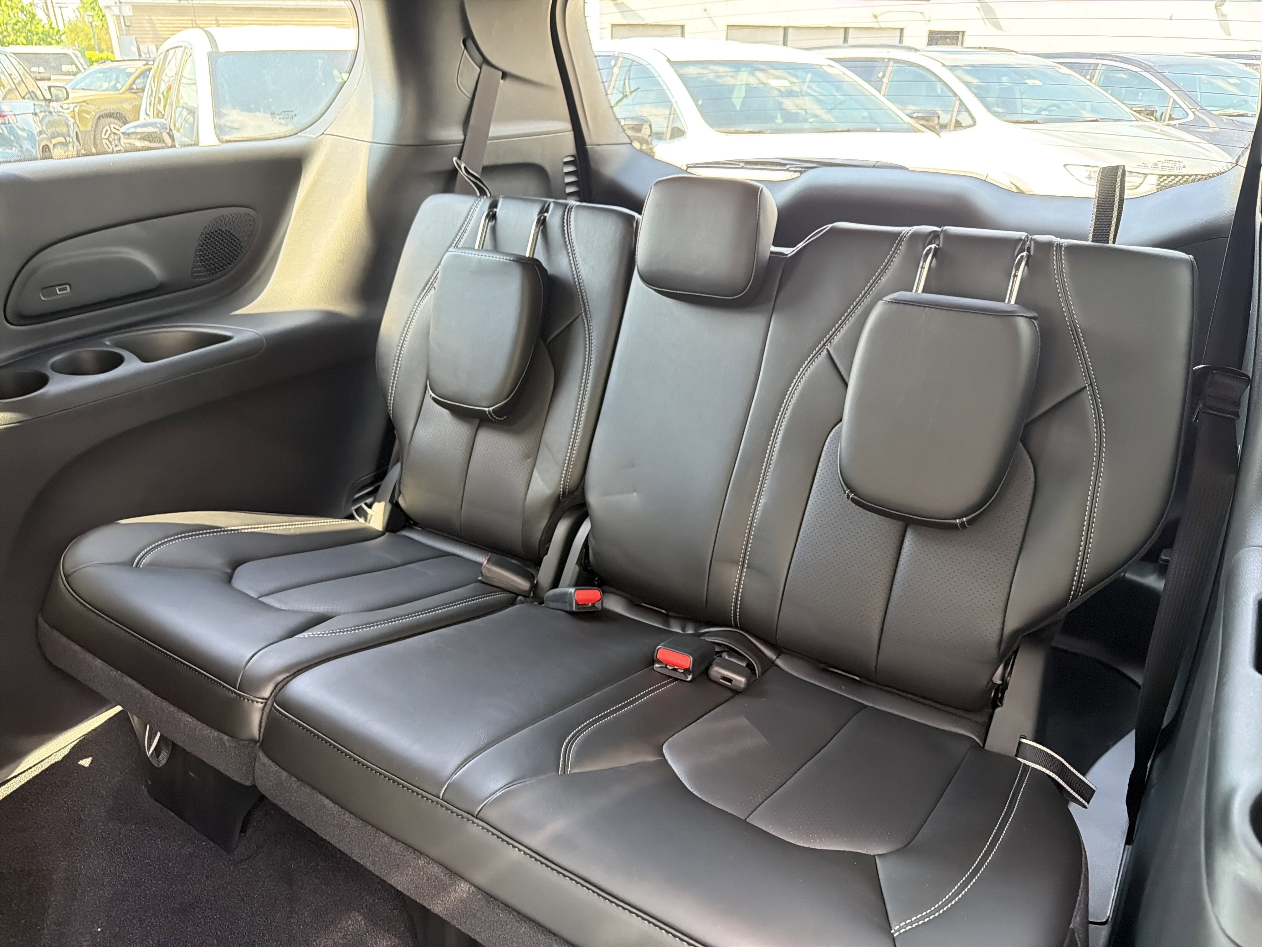 2027 Chrysler Pacifica Select AWD
