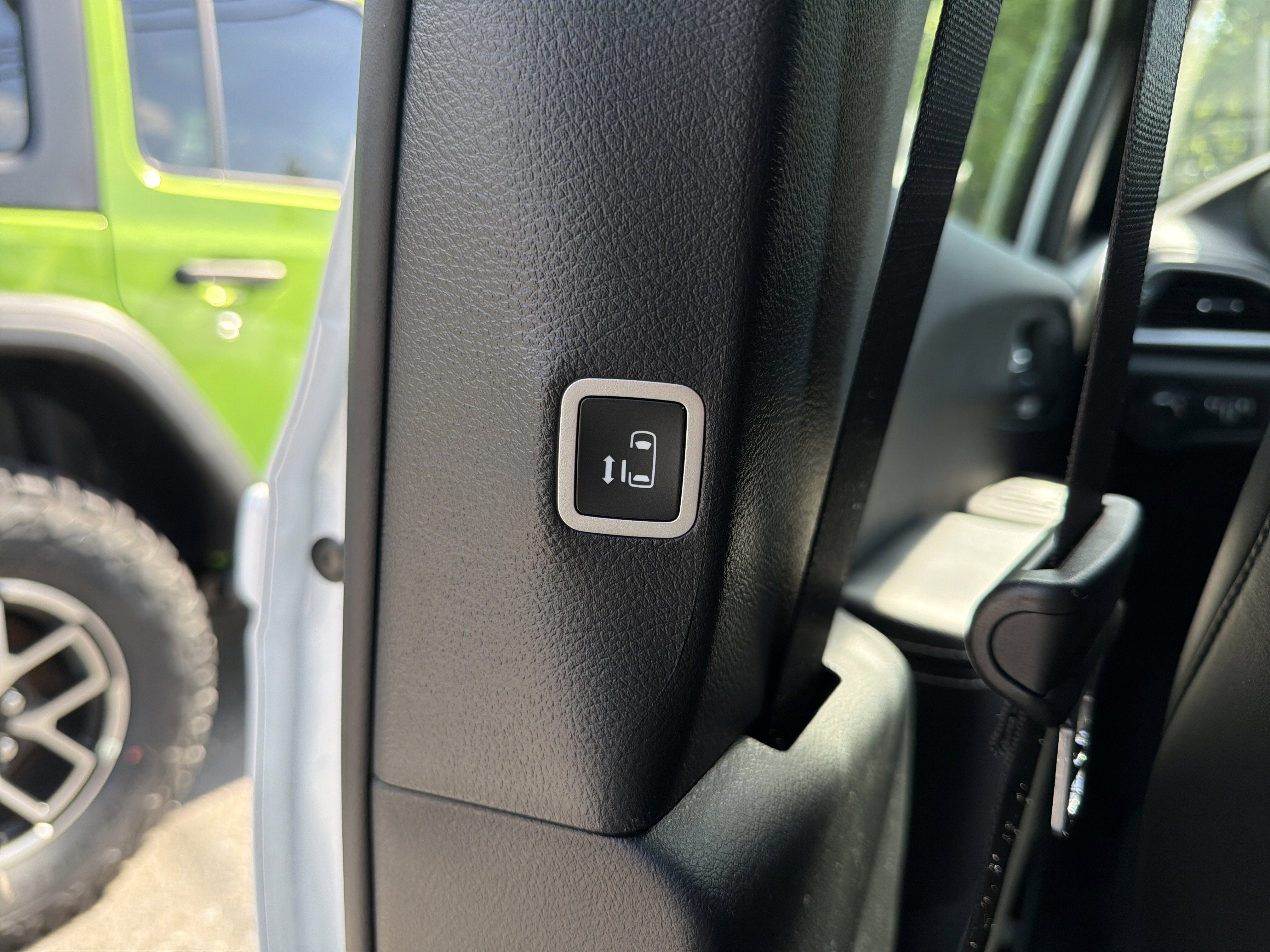 2027 Chrysler Pacifica Select AWD