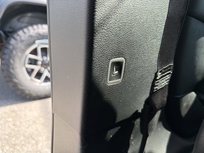 2027 Chrysler Pacifica Select AWD