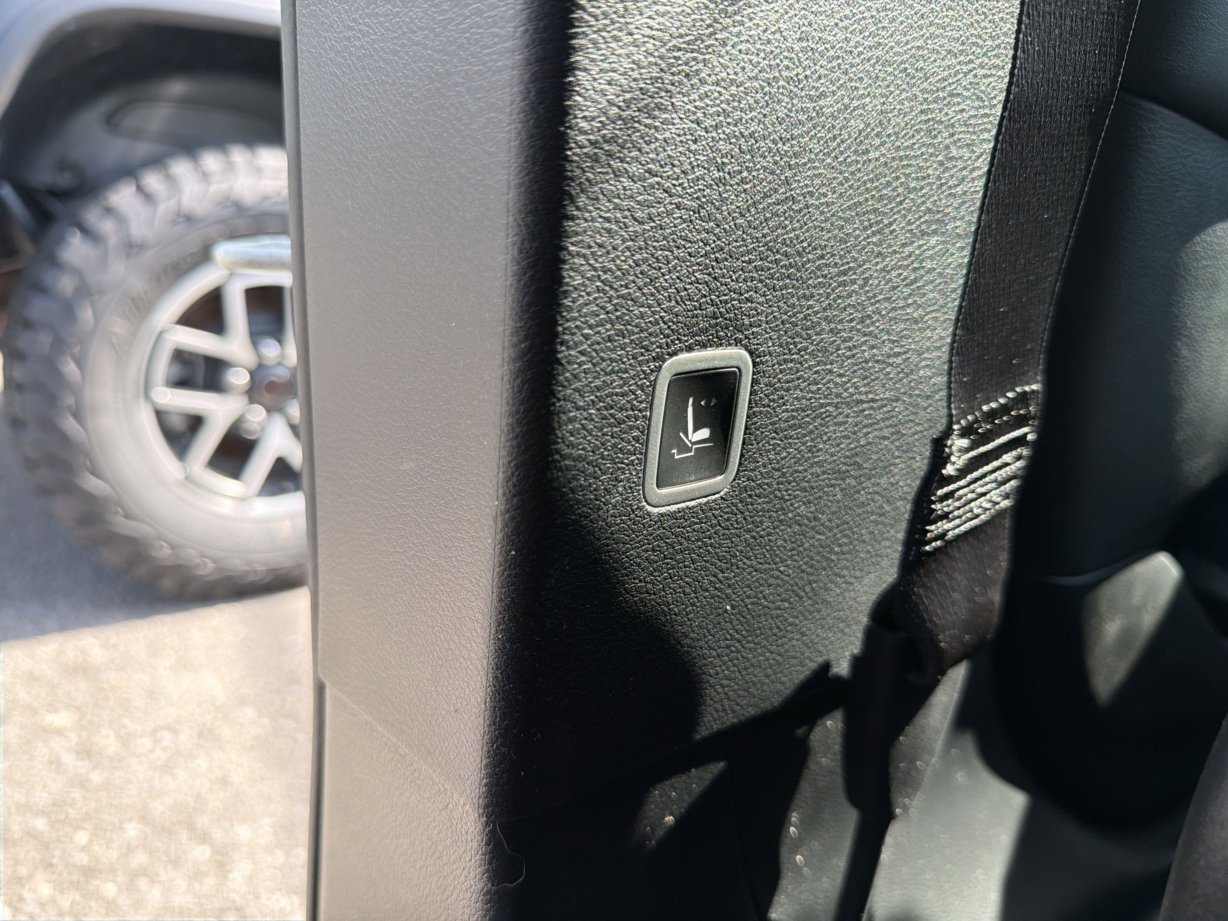 2027 Chrysler Pacifica Select AWD