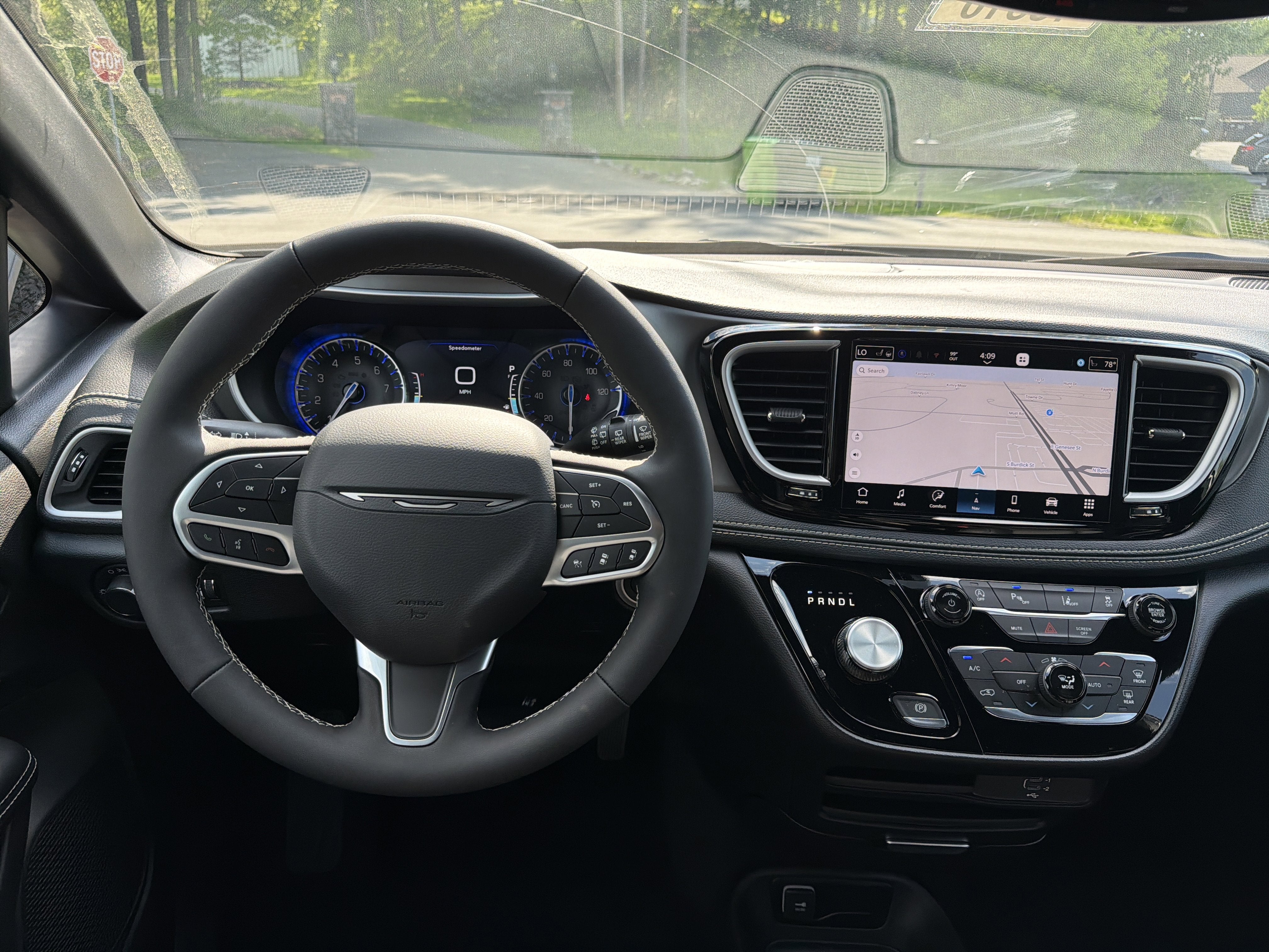 2027 Chrysler Pacifica Select AWD