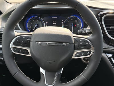 2027 Chrysler Pacifica Select AWD