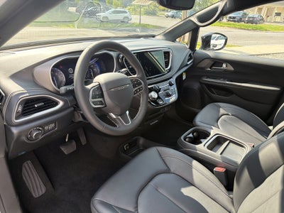 2027 Chrysler Pacifica Select AWD