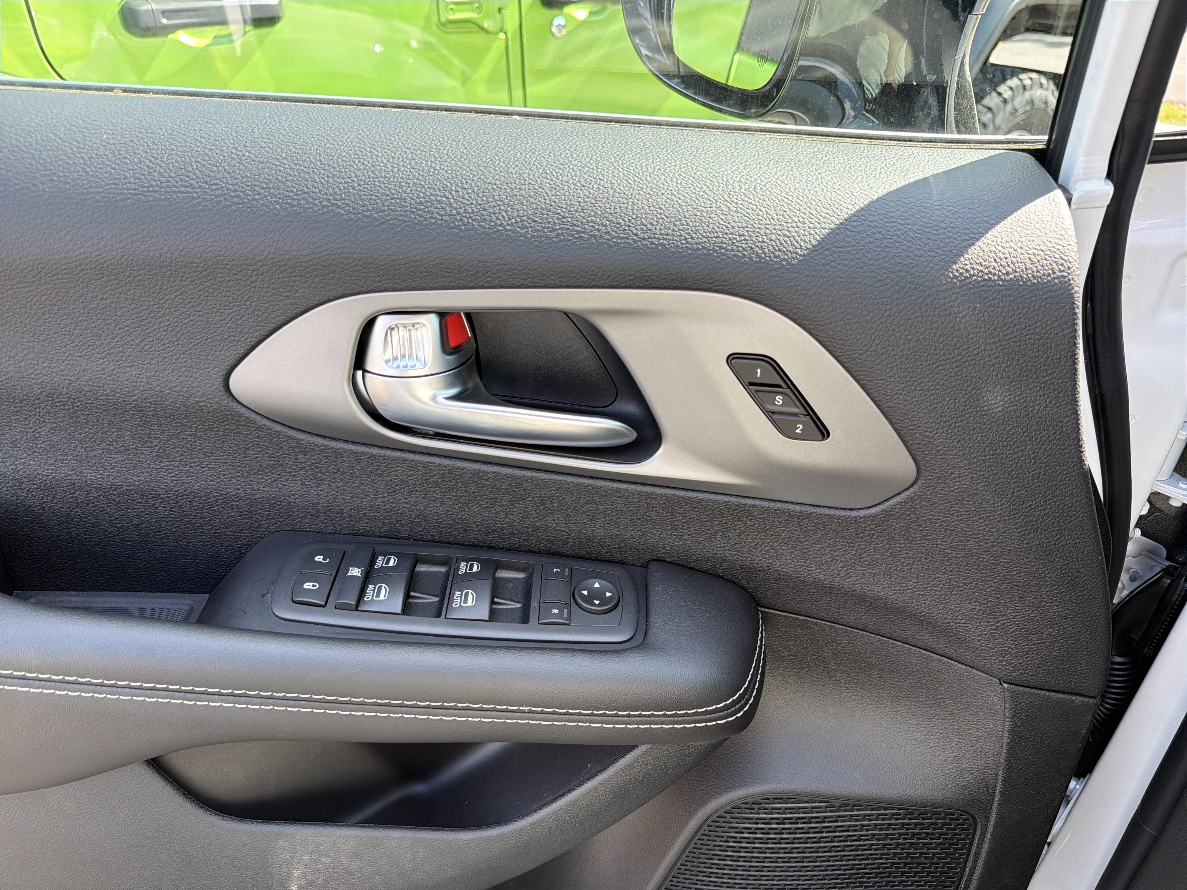 2027 Chrysler Pacifica Select AWD