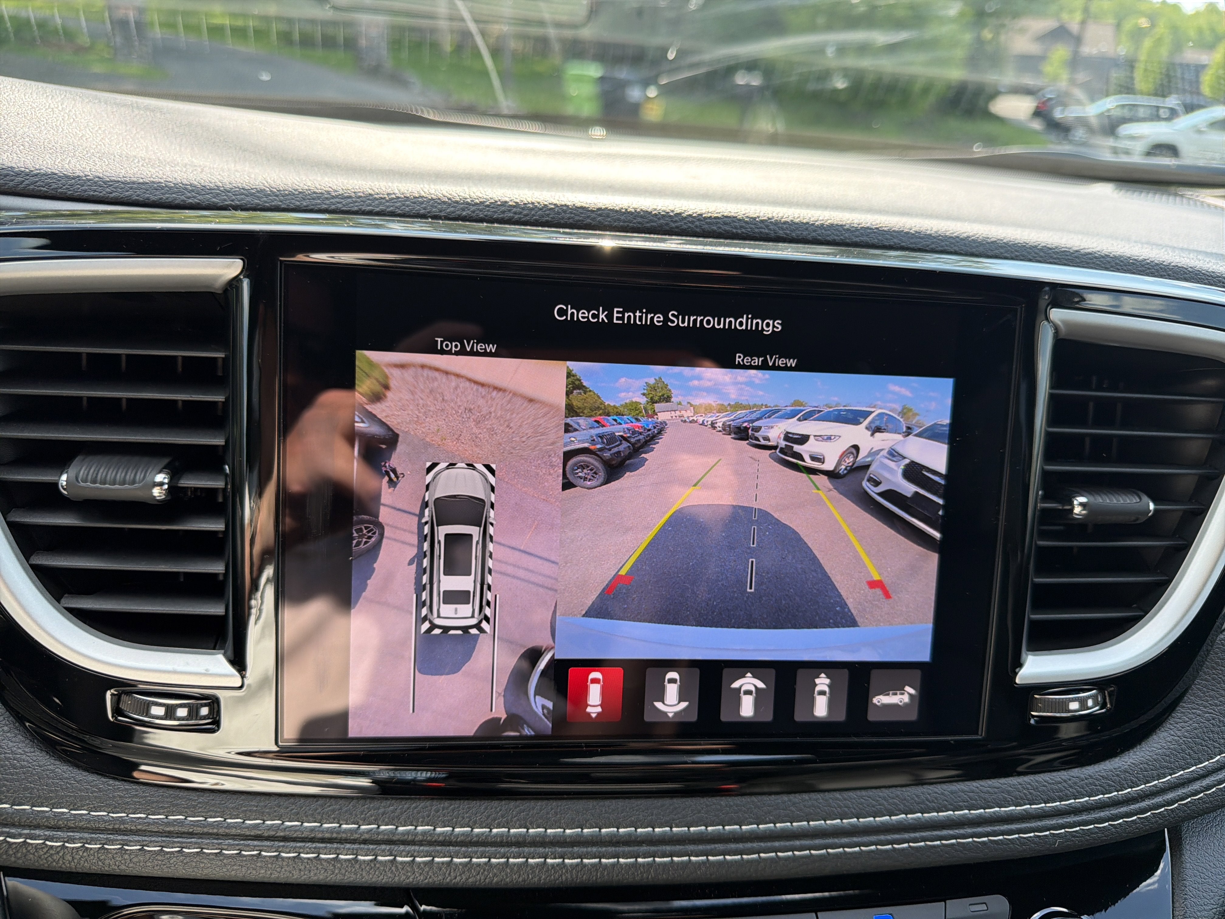 2027 Chrysler Pacifica Select AWD
