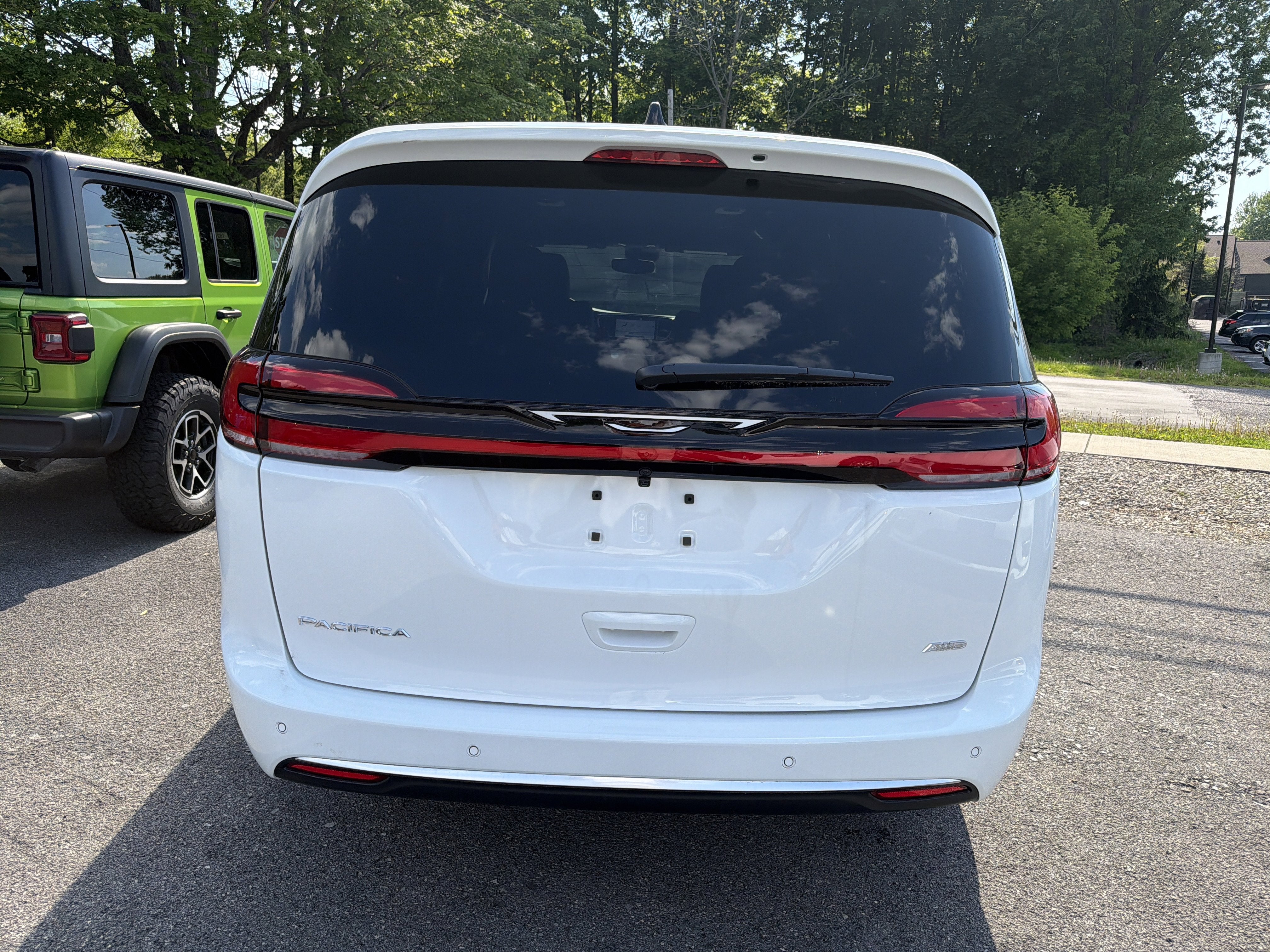 2027 Chrysler Pacifica Select AWD