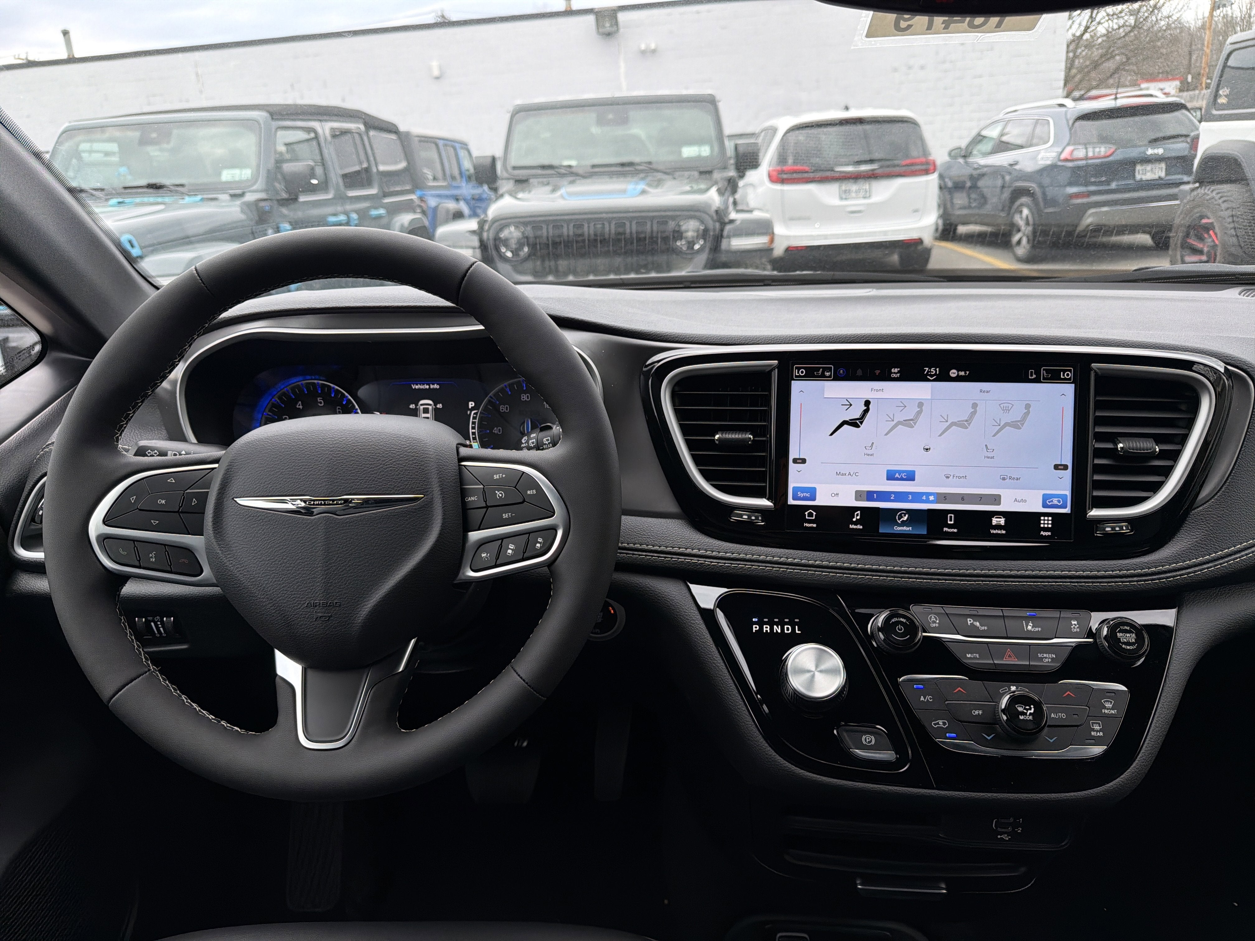 2026 Chrysler Pacifica Select AWD