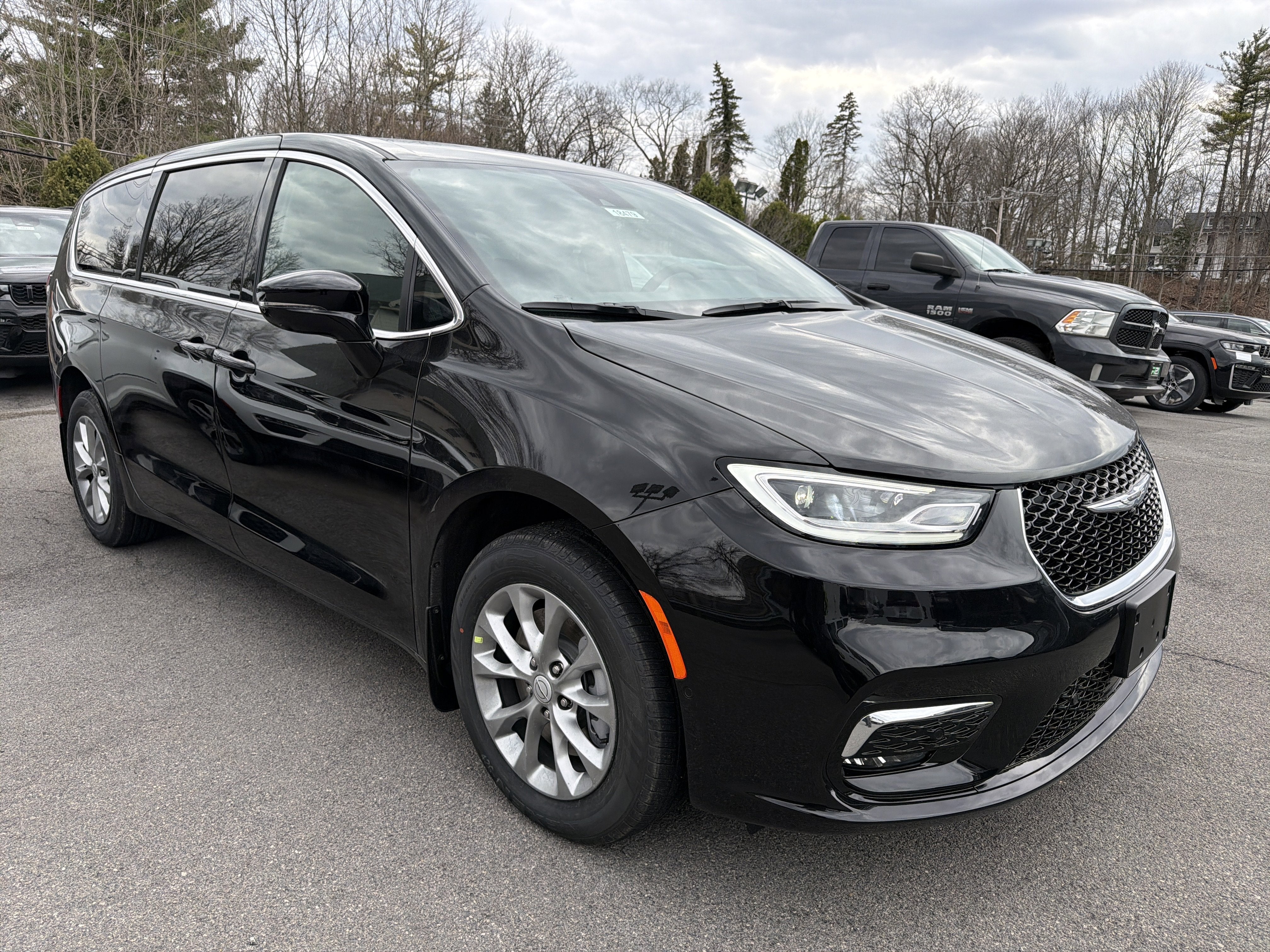 2026 Chrysler Pacifica Select AWD