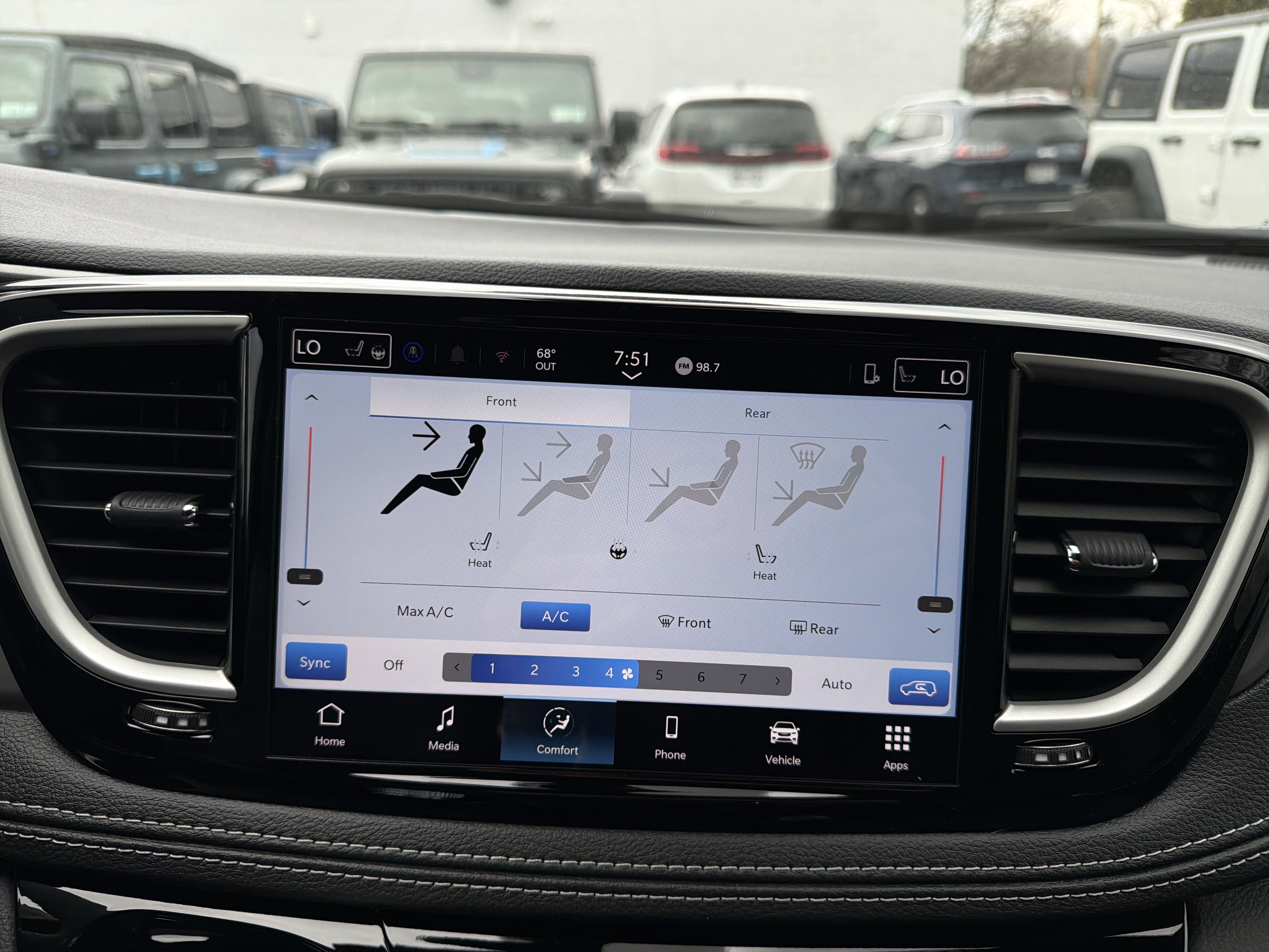 2026 Chrysler Pacifica Select AWD