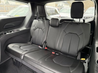 2026 Chrysler Pacifica Select AWD