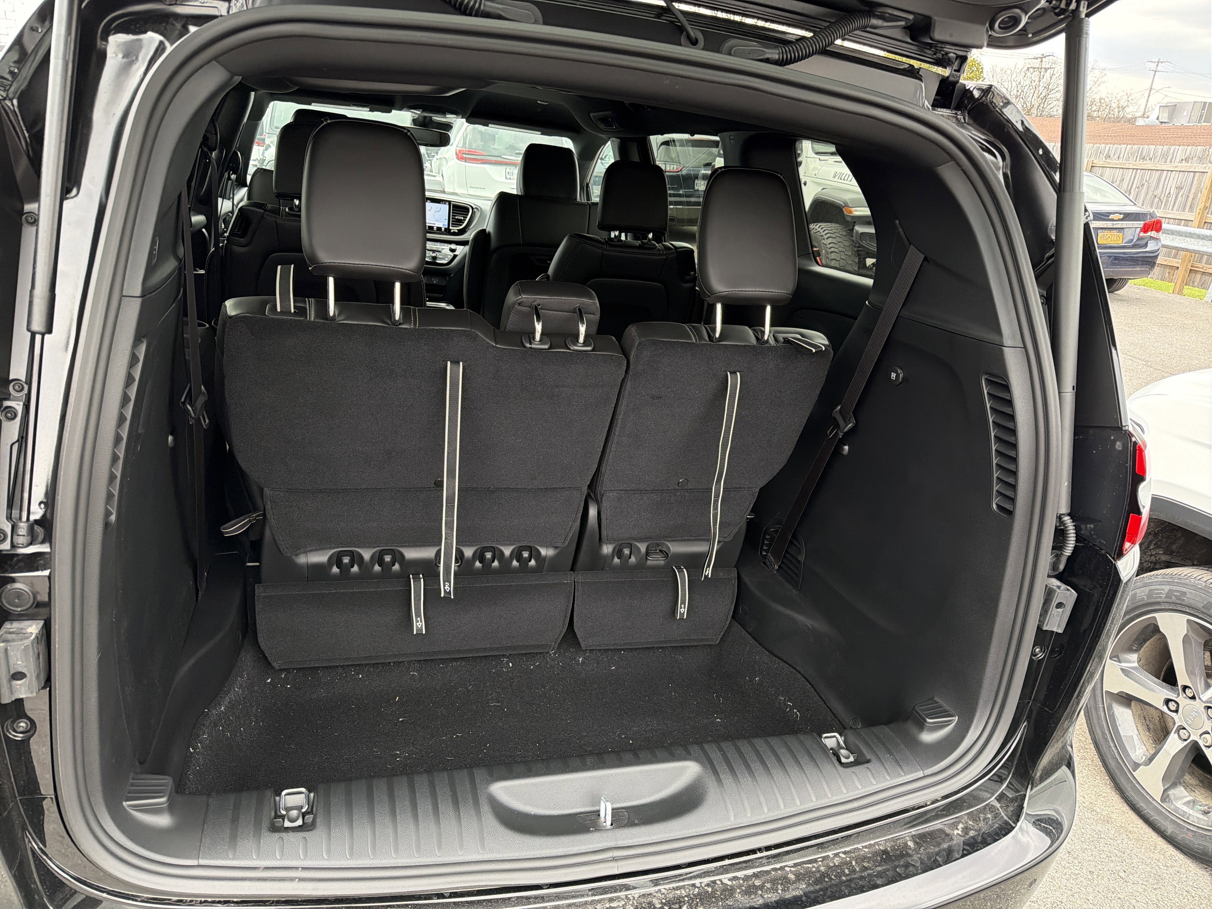 2026 Chrysler Pacifica Select AWD