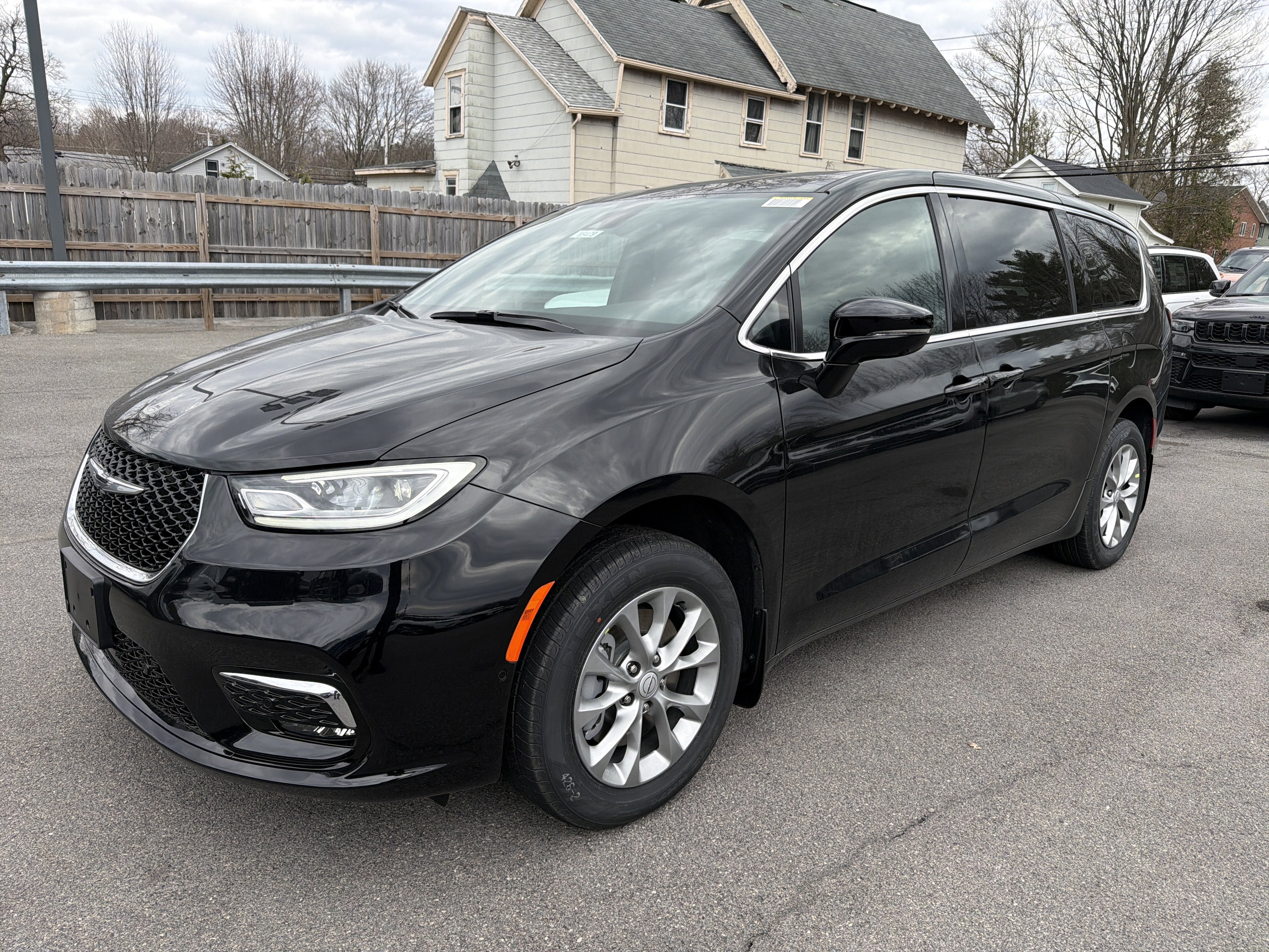 2026 Chrysler Pacifica Select AWD