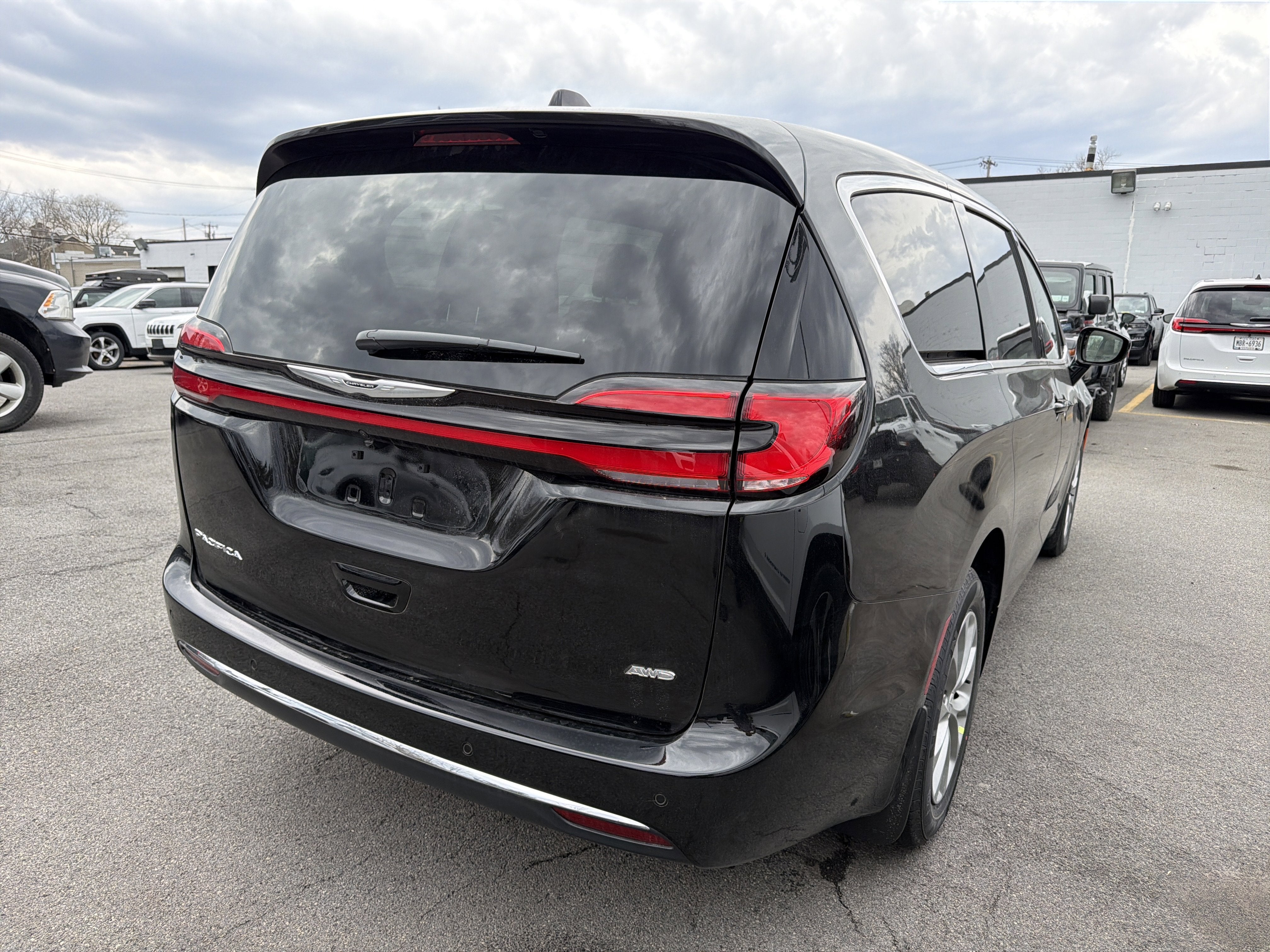 2026 Chrysler Pacifica Select AWD