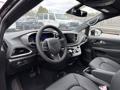 2026 Chrysler Pacifica Select AWD