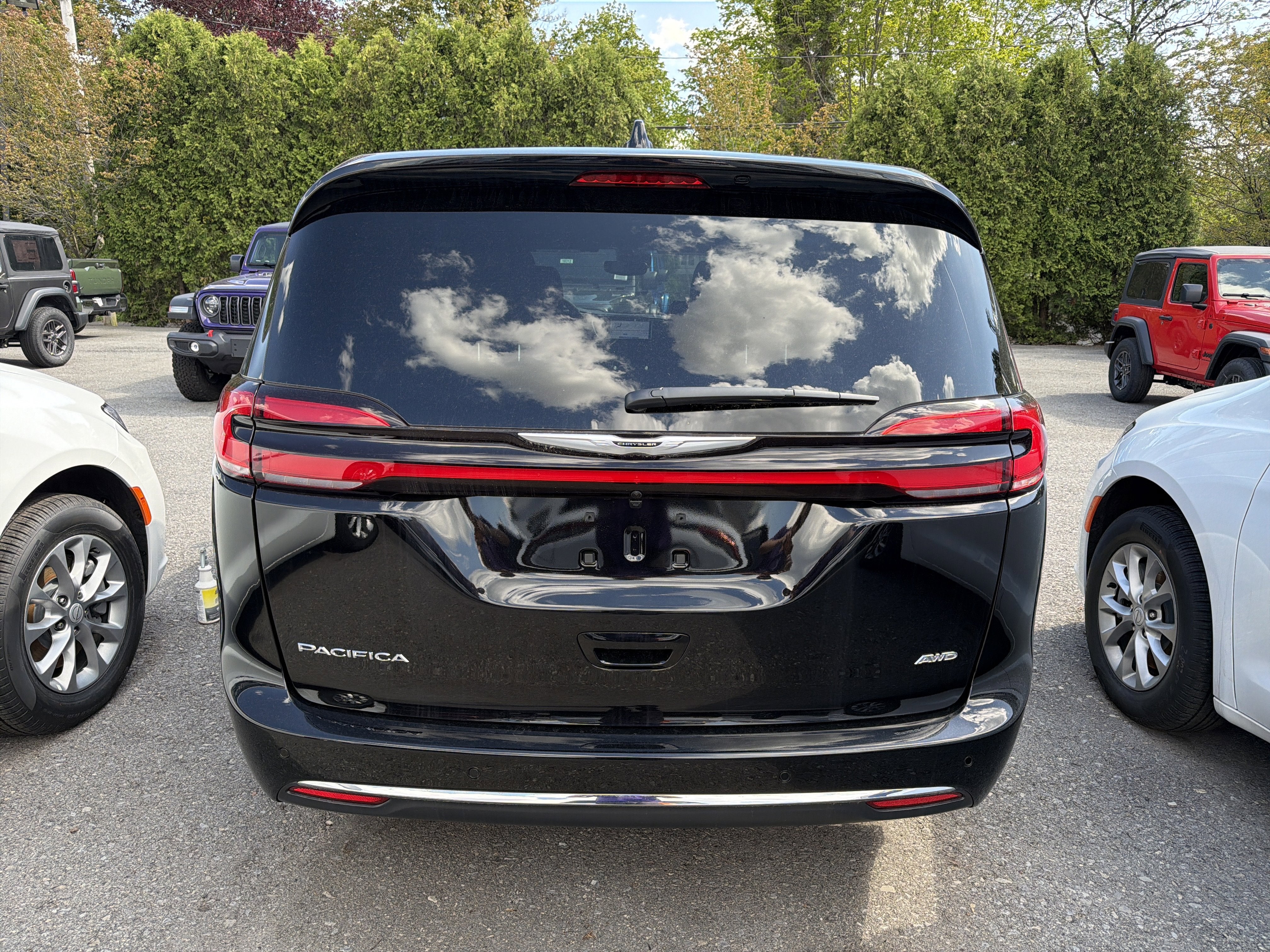 2026 Chrysler Pacifica Select AWD