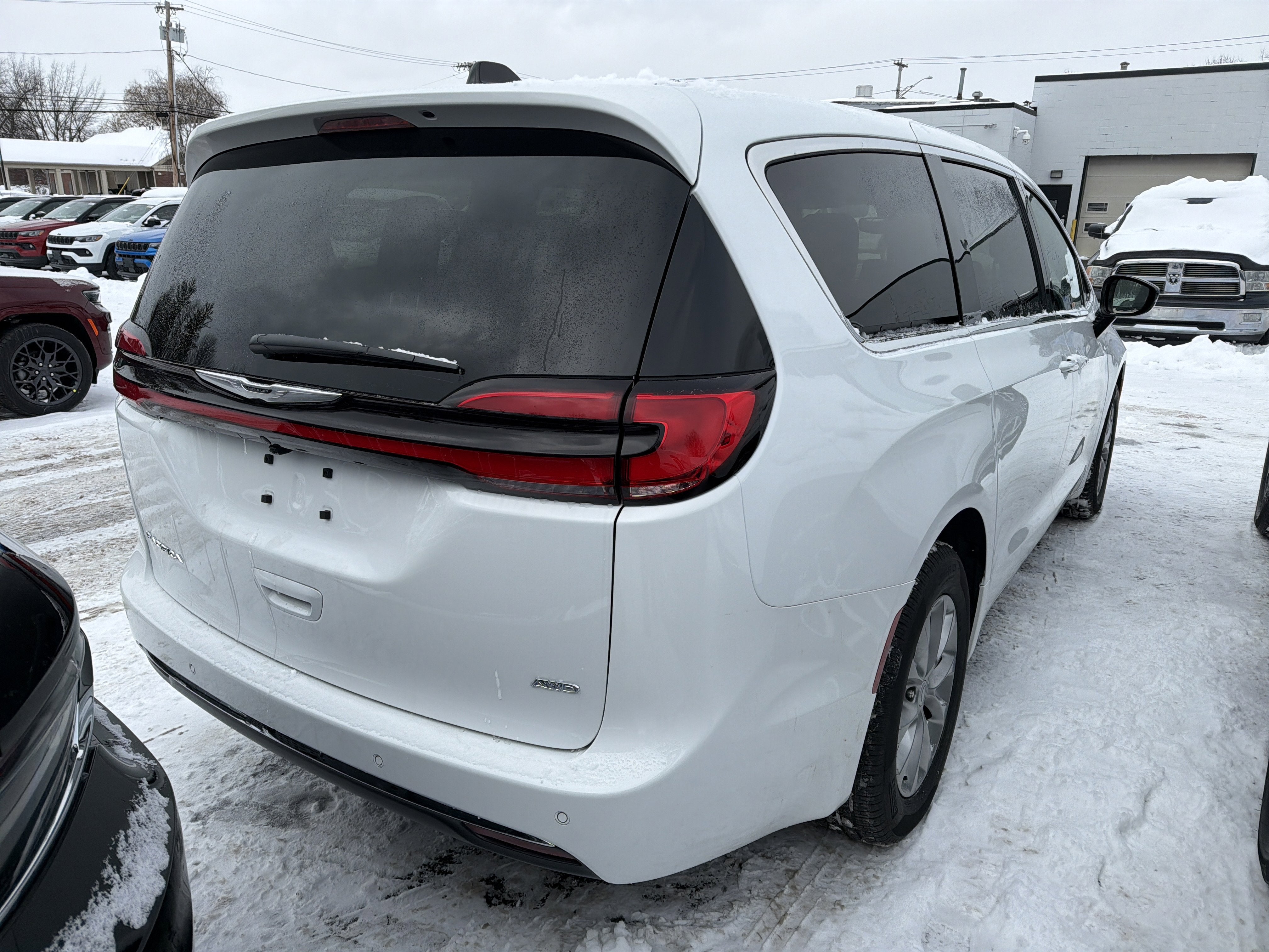 2026 Chrysler Pacifica Select AWD