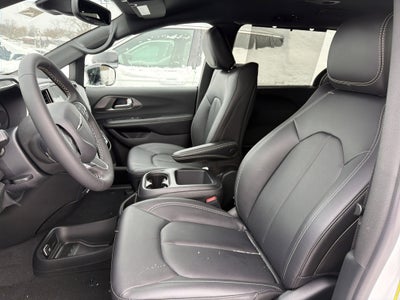 2026 Chrysler Pacifica Select AWD
